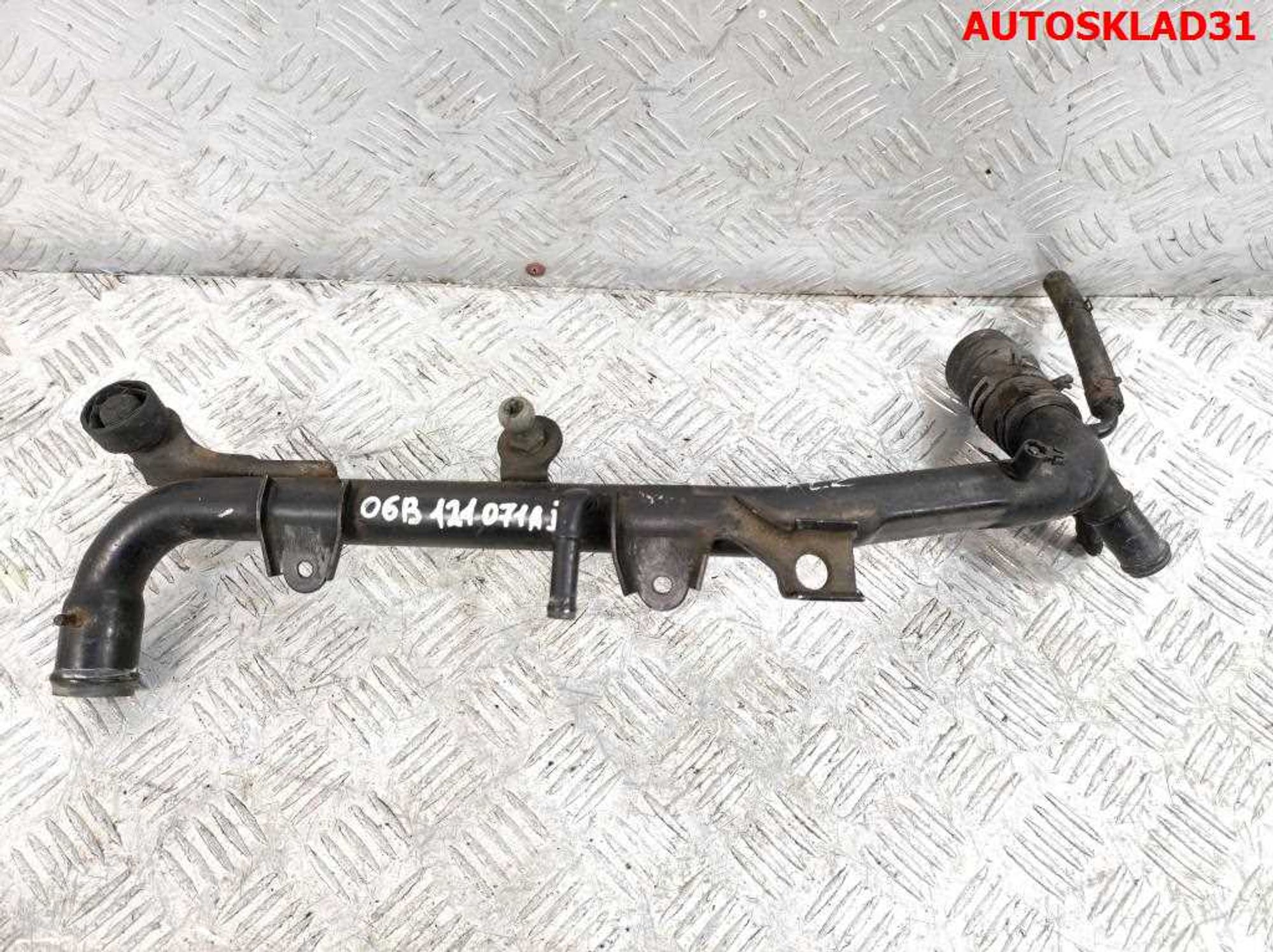 Трубка охлаждающей жидкости VW Passat B5 1,6 ALZ 06B121071AJ, 1000 рублей, Дубовое