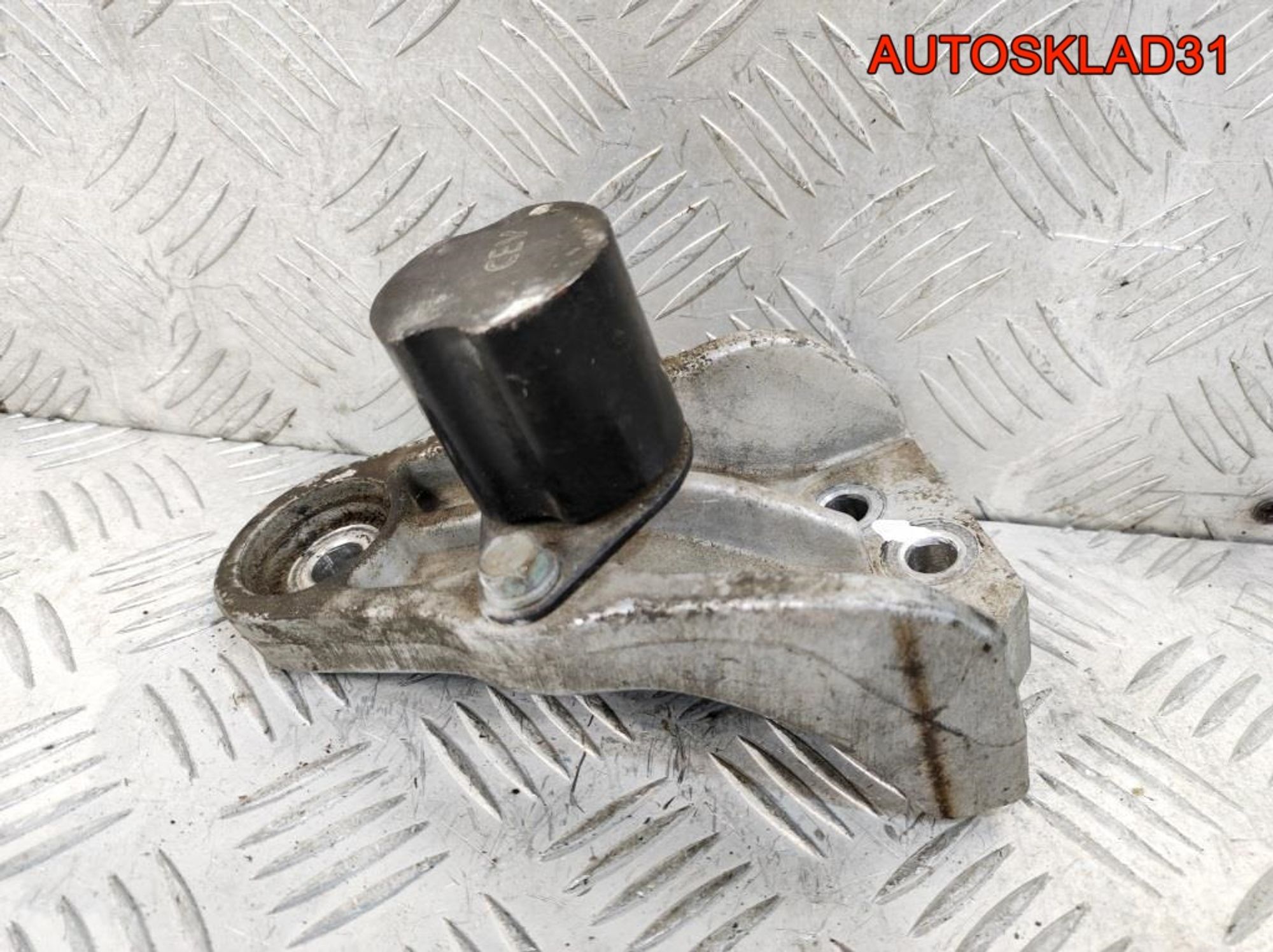 Кронштейн двигателя правый Hyundai Getz 1,1 G4HG, 1400 рублей, Дубовое