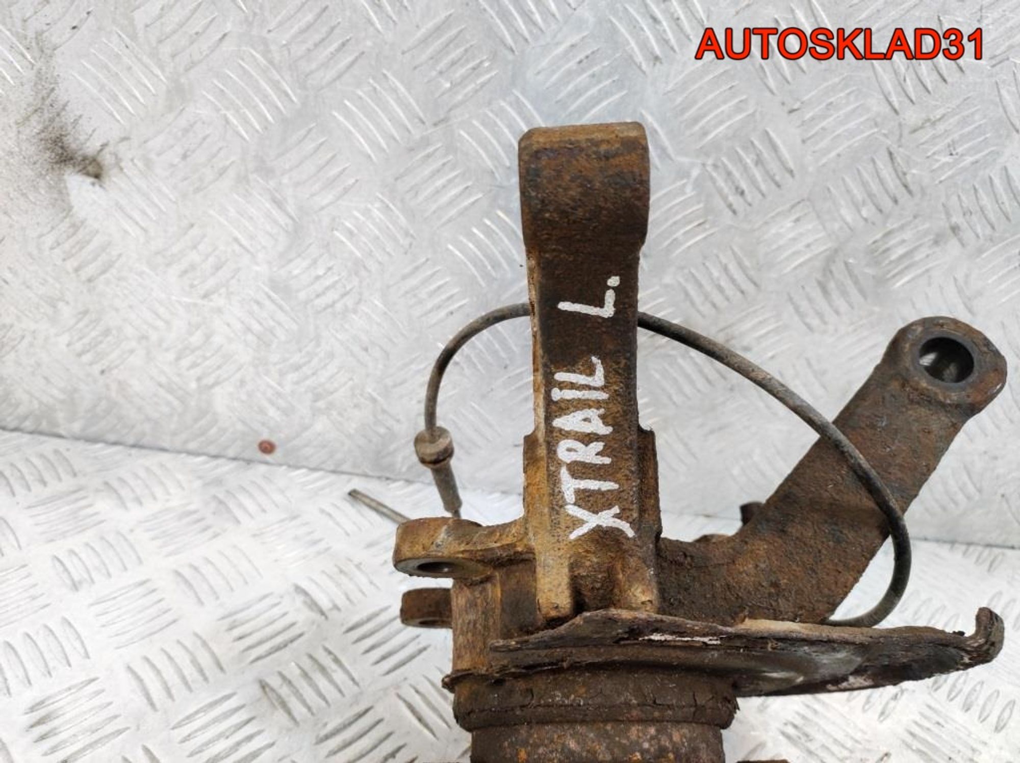 Кулак поворотный передний левый Nissan X-Trail T30 400158H300, 2700 рублей, Дубовое