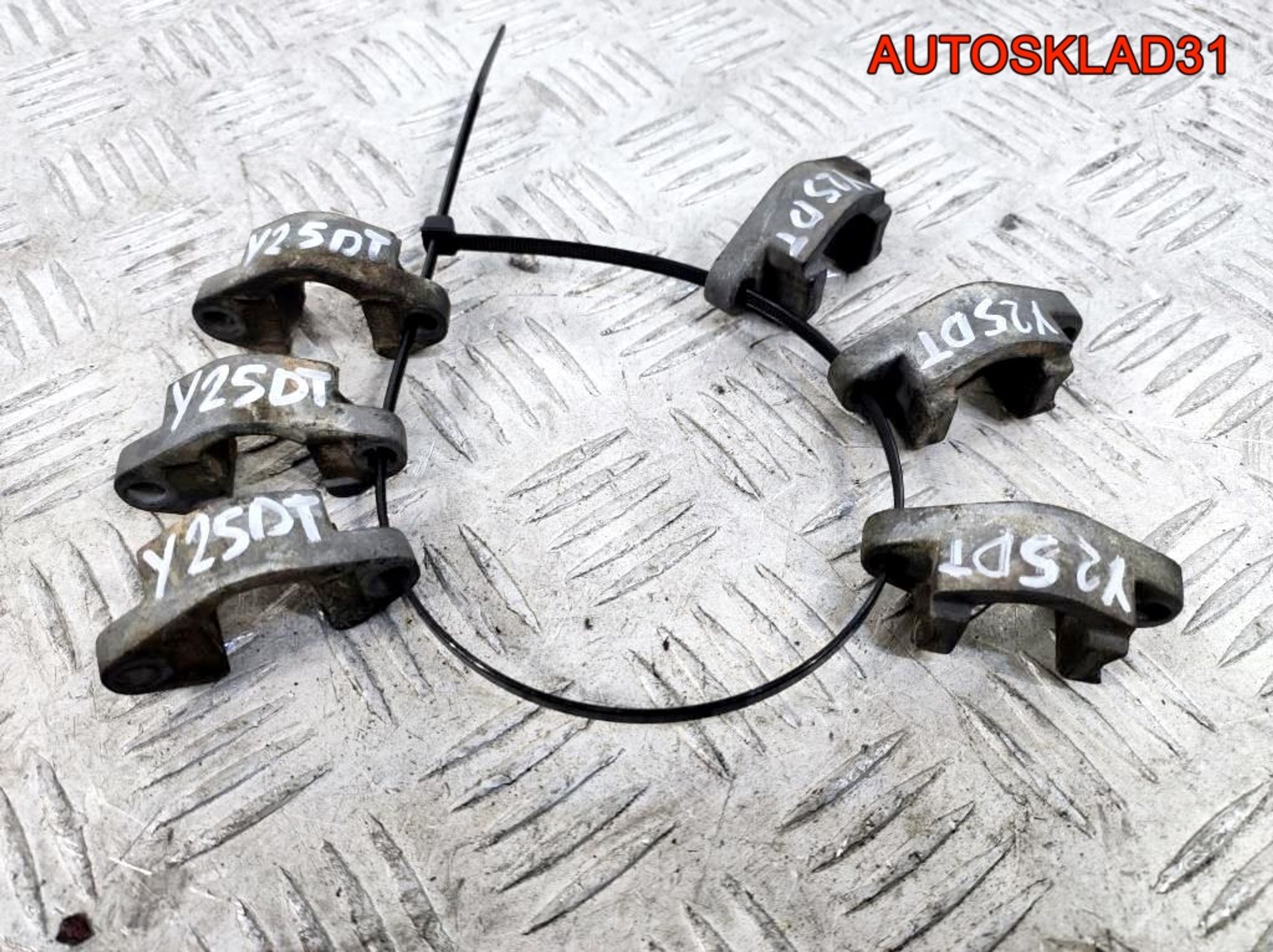 Кронштейн форсунки Opel Omega B 2.5 Y25DT 93177015, 500 рублей, Дубовое