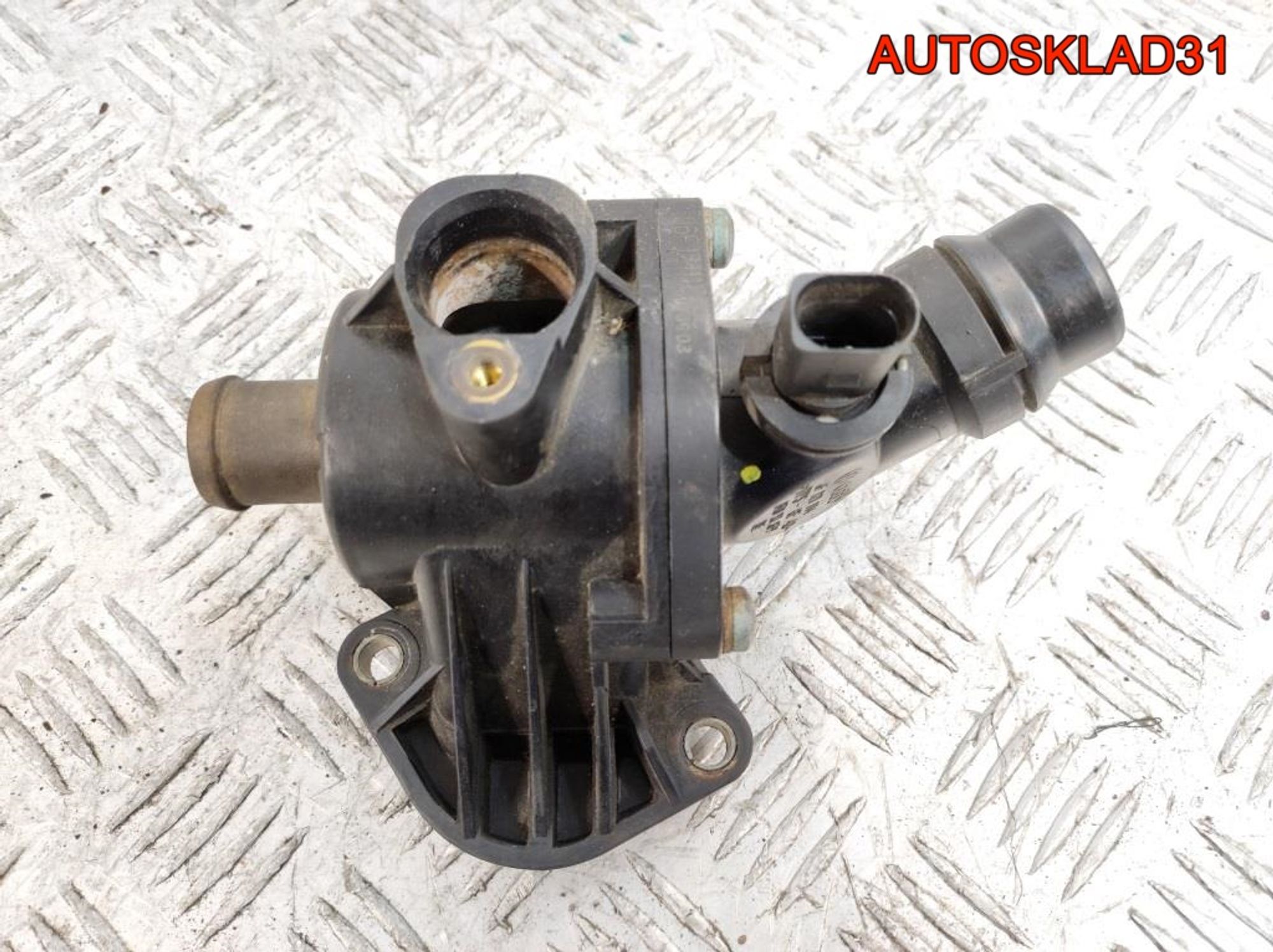 Корпус термостата VW Touran 2,0 06F121114, 1000 рублей, Дубовое