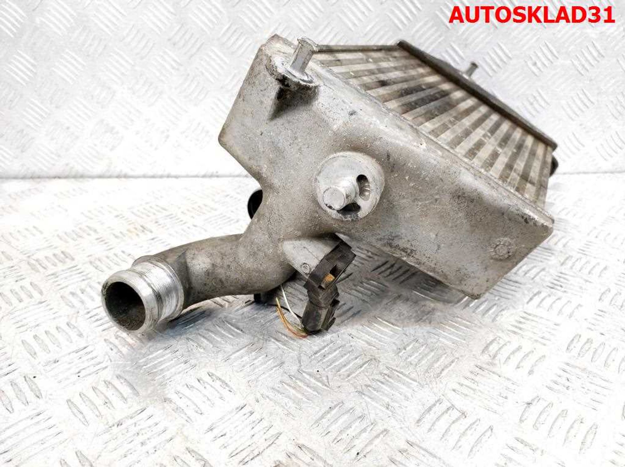 Интеркулер Audi A8 D3 4E0145805D Дизель, 5700 рублей, Дубовое