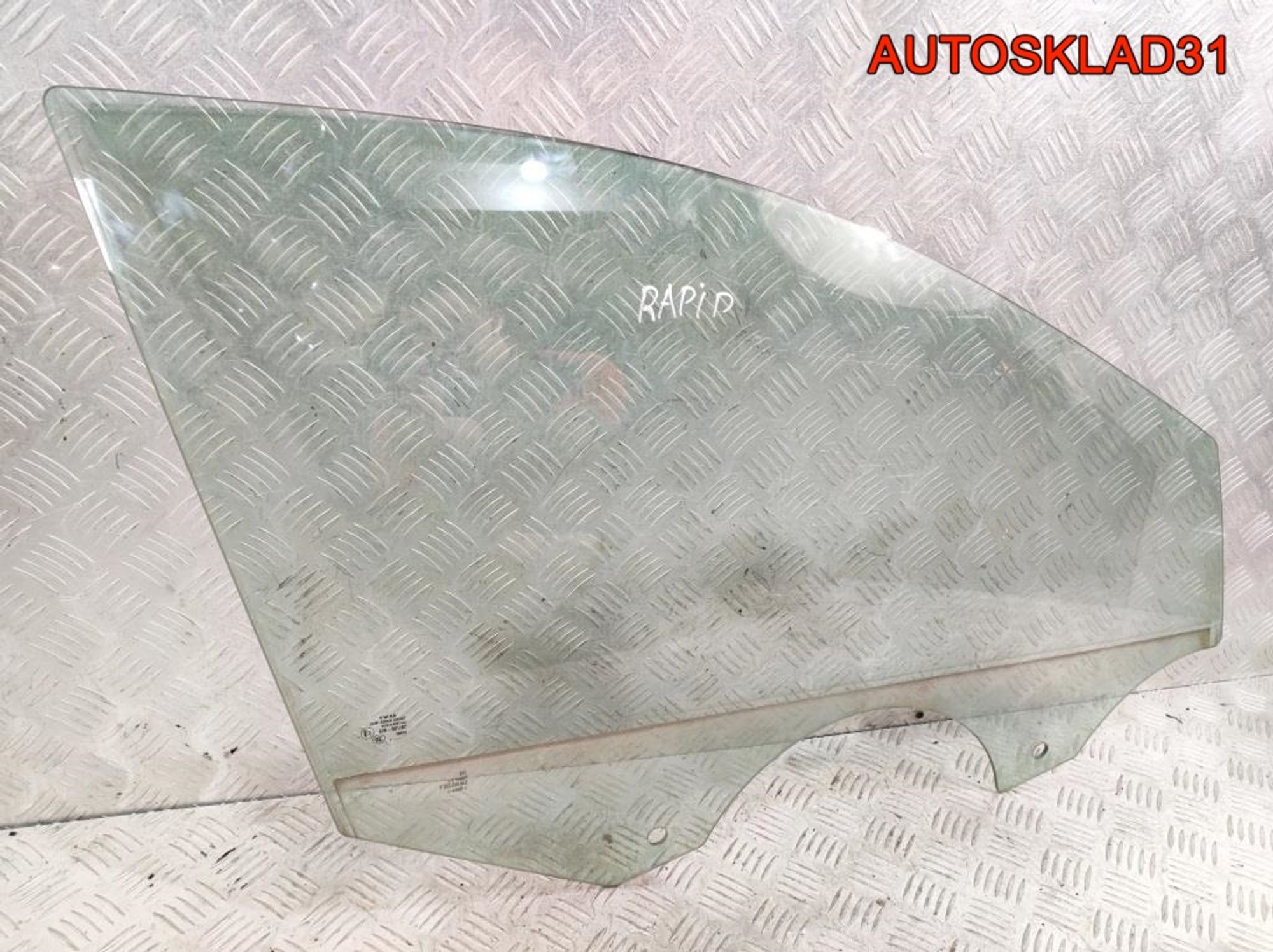 Стекло двери передней правой Skoda Rapid 5JA845202D, 2700 рублей, Дубовое