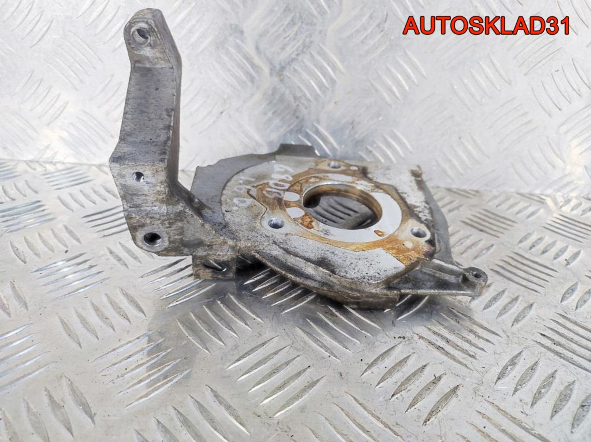 Кронштейн ТНВД Ford Focus 2 1.6 G8DB 9654959880, 900 рублей, Дубовое