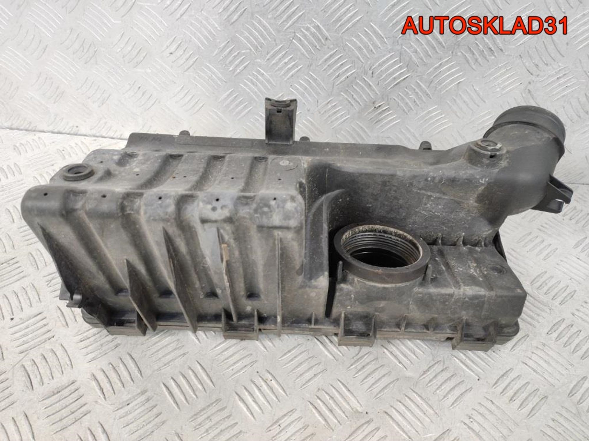 Корпус воздушного фильтра VW Polo BUD 036129611CD, 1400 рублей, Дубовое