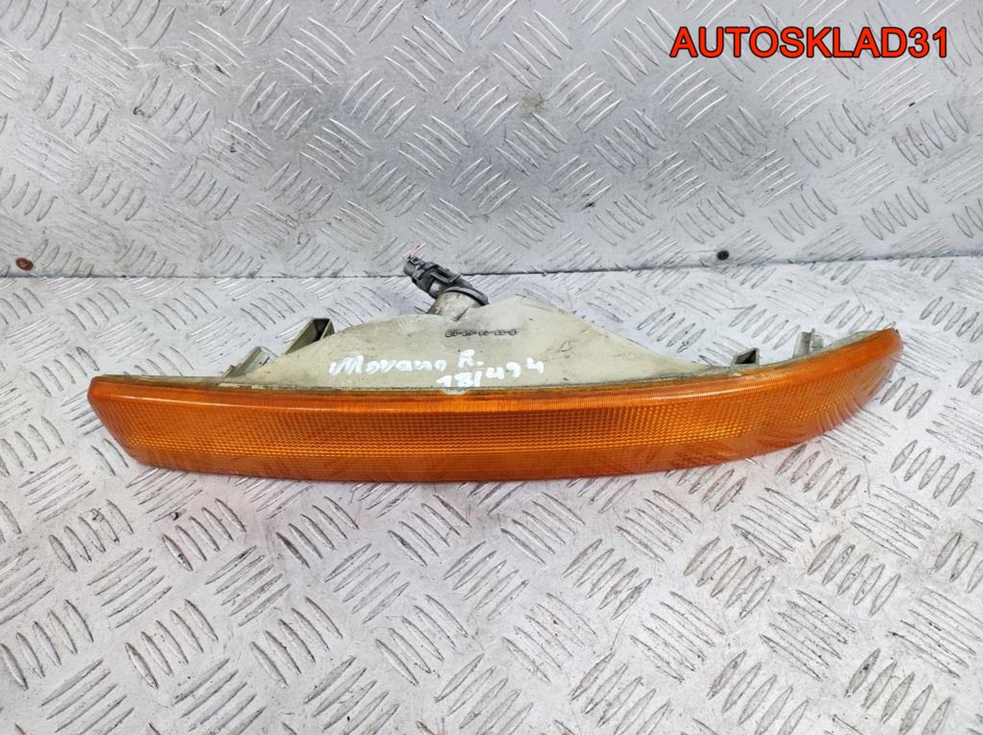 Поворотник правый Renault Master 7700353947, 2100 рублей, Дубовое