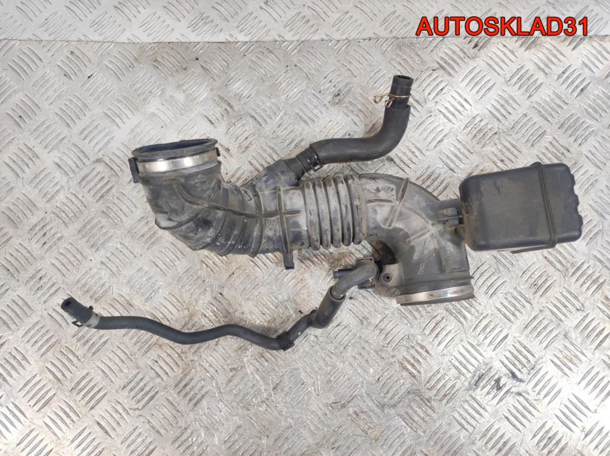 Патрубок воздушного фильтра Toyota Avensis 2 178810H040, 1200 рублей, Дубовое