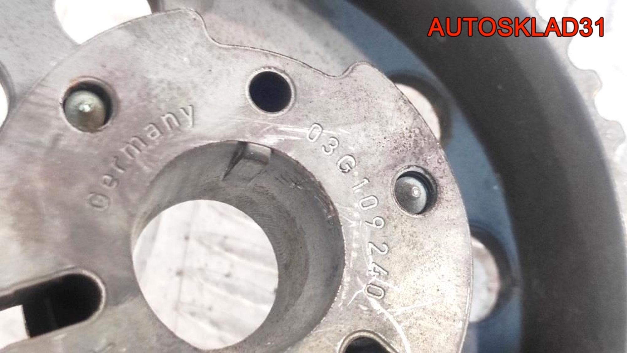 Шестерня распредвала Audi A4 B7 2,0 Дизель 03G109240, 2000 рублей, Дубовое