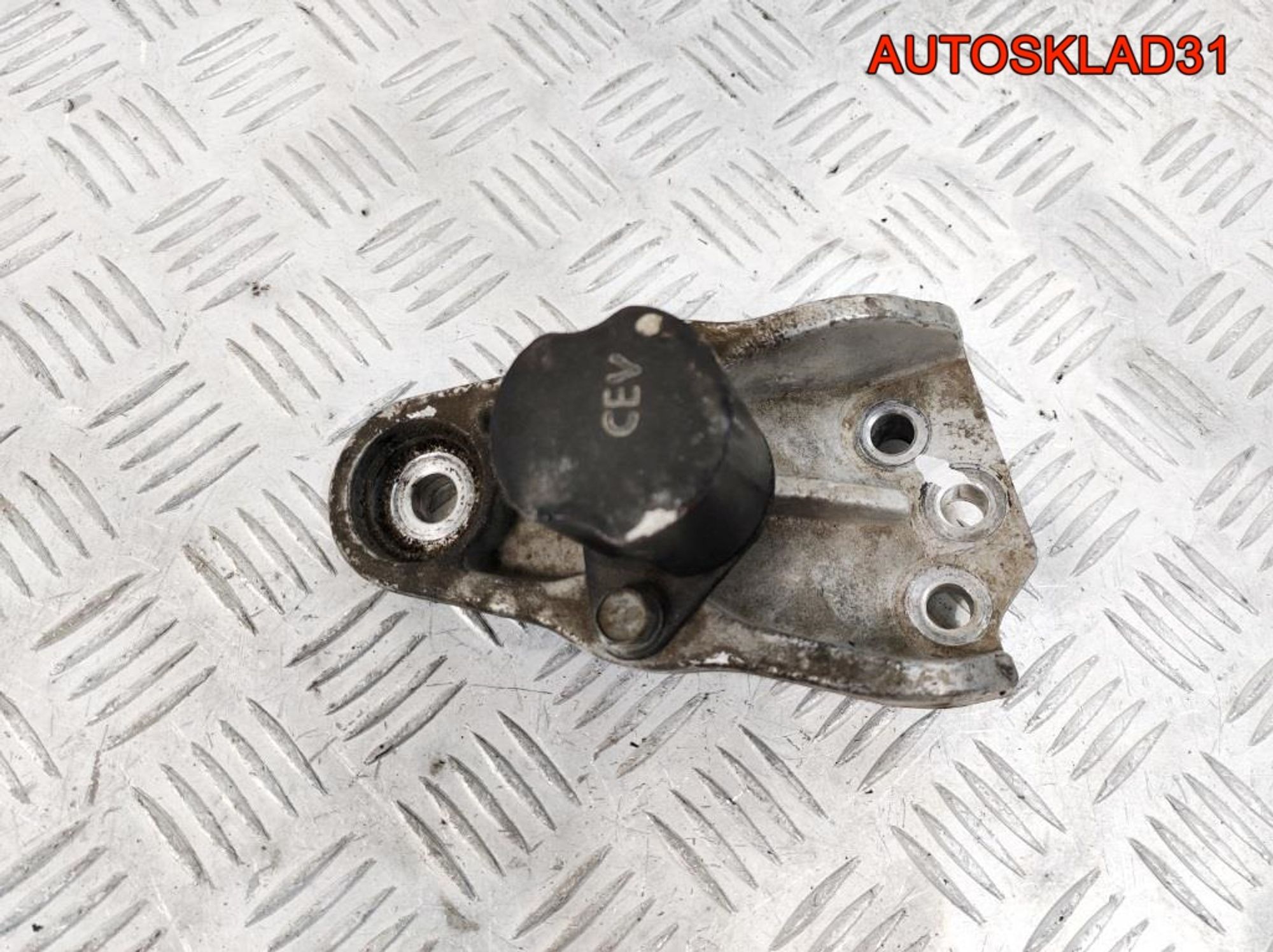 Кронштейн двигателя правый Hyundai Getz 1,1 G4HG, 1400 рублей, Дубовое