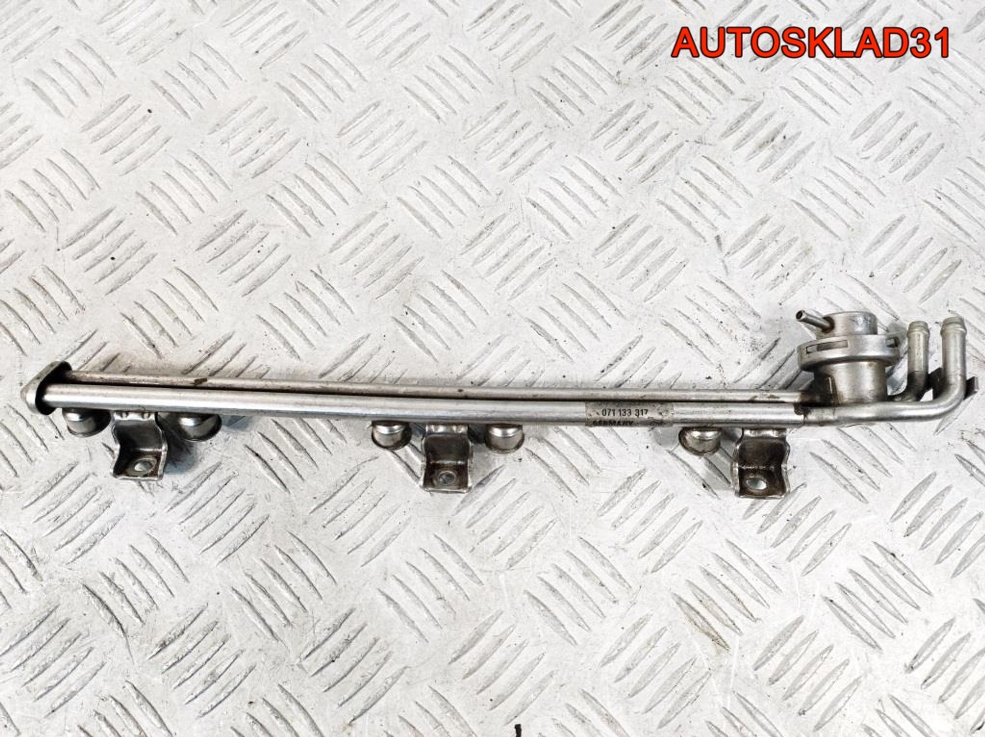 Рейка топливная VW Passat B5 2.3 AGZ 071133317, 900 рублей, Дубовое