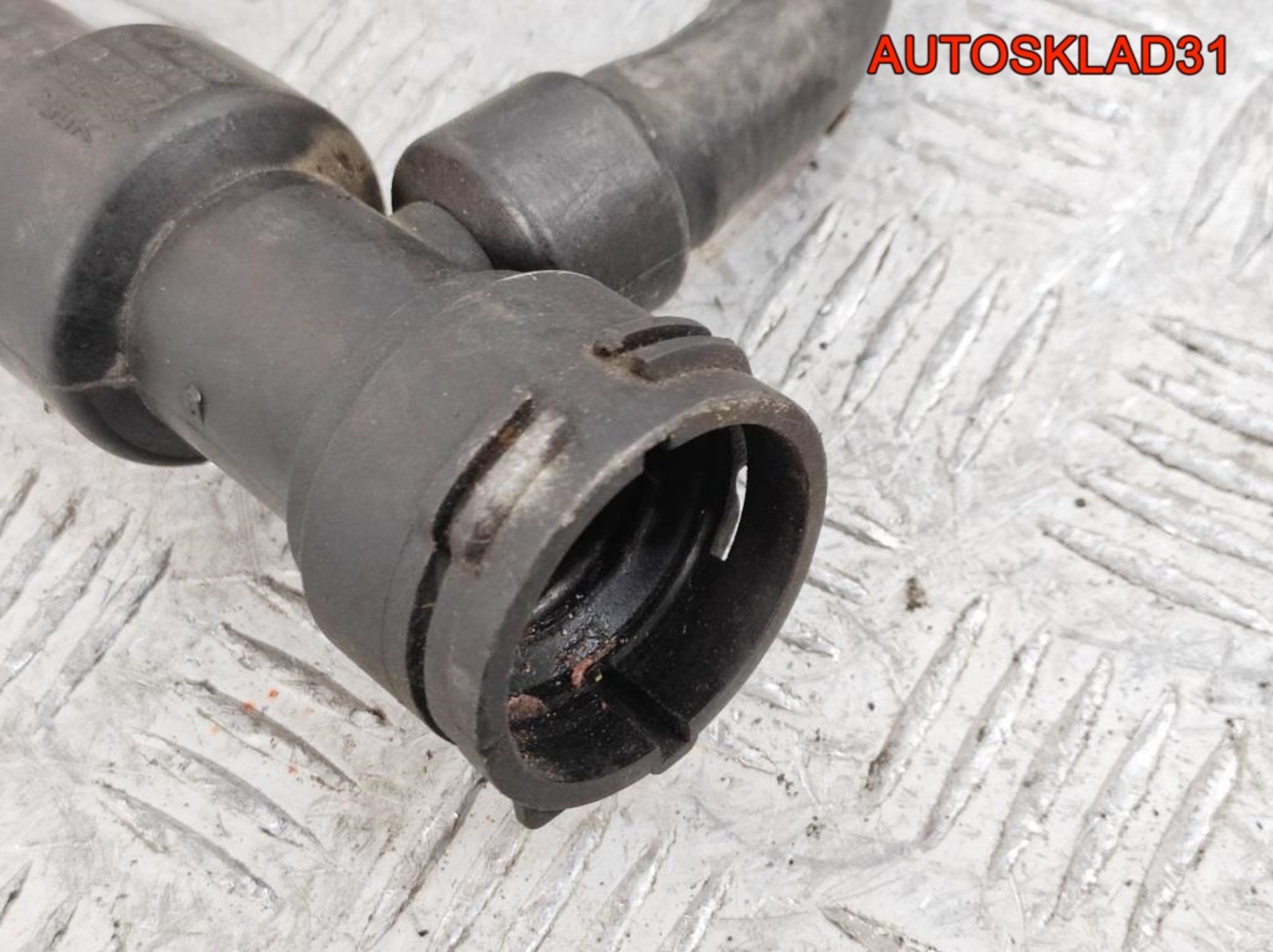 Патрубок радиатора VW Passat B5 1,6 Бензин 8D0121055J, 1200 рублей, Дубовое