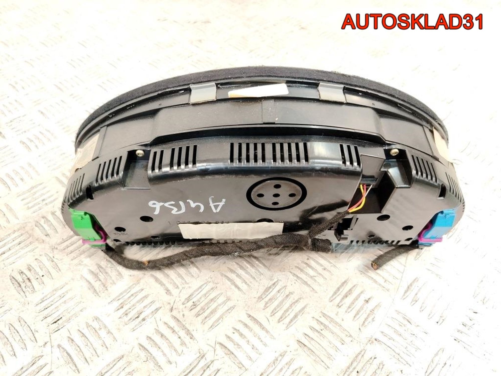 Панель приборов Audi A4 B6 8E0920900F Бензин, 3500 рублей, Дубовое