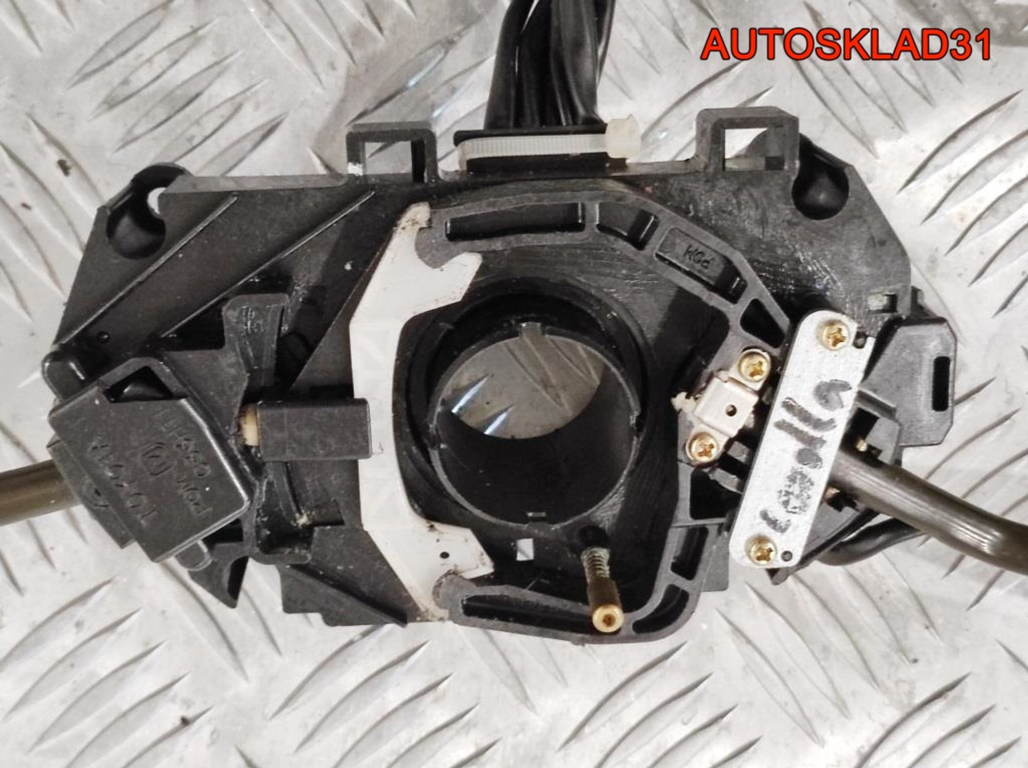 Переключатель подрулевой Toyota Corolla 7 843101A670, 1500 рублей, Дубовое