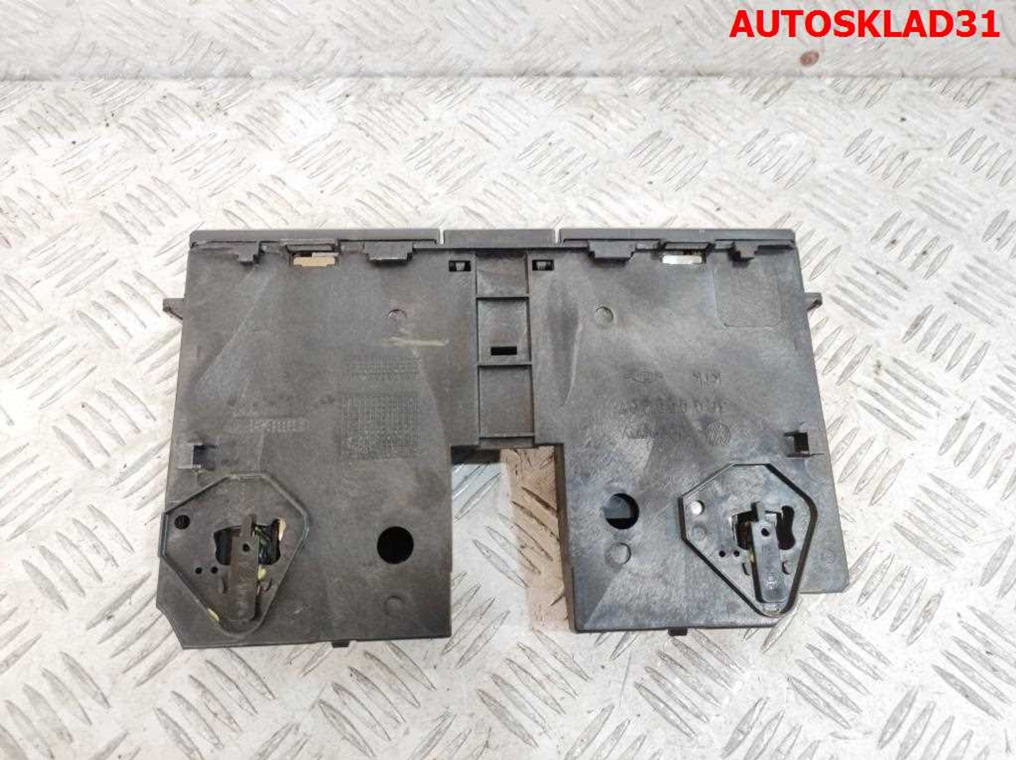 Бардачок в центральную консоль VW Passat B6 3C0858407, 1000 рублей, Дубовое