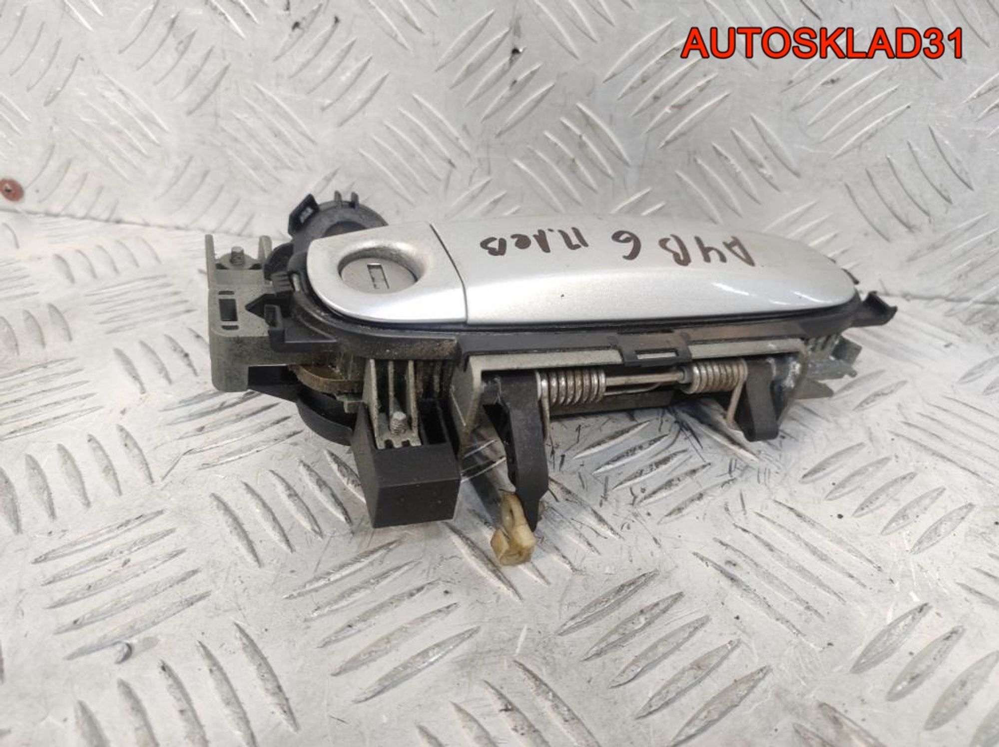 Ручка двери передяя левая Audi A4 B6 8E1837207, 2500 рублей, Дубовое