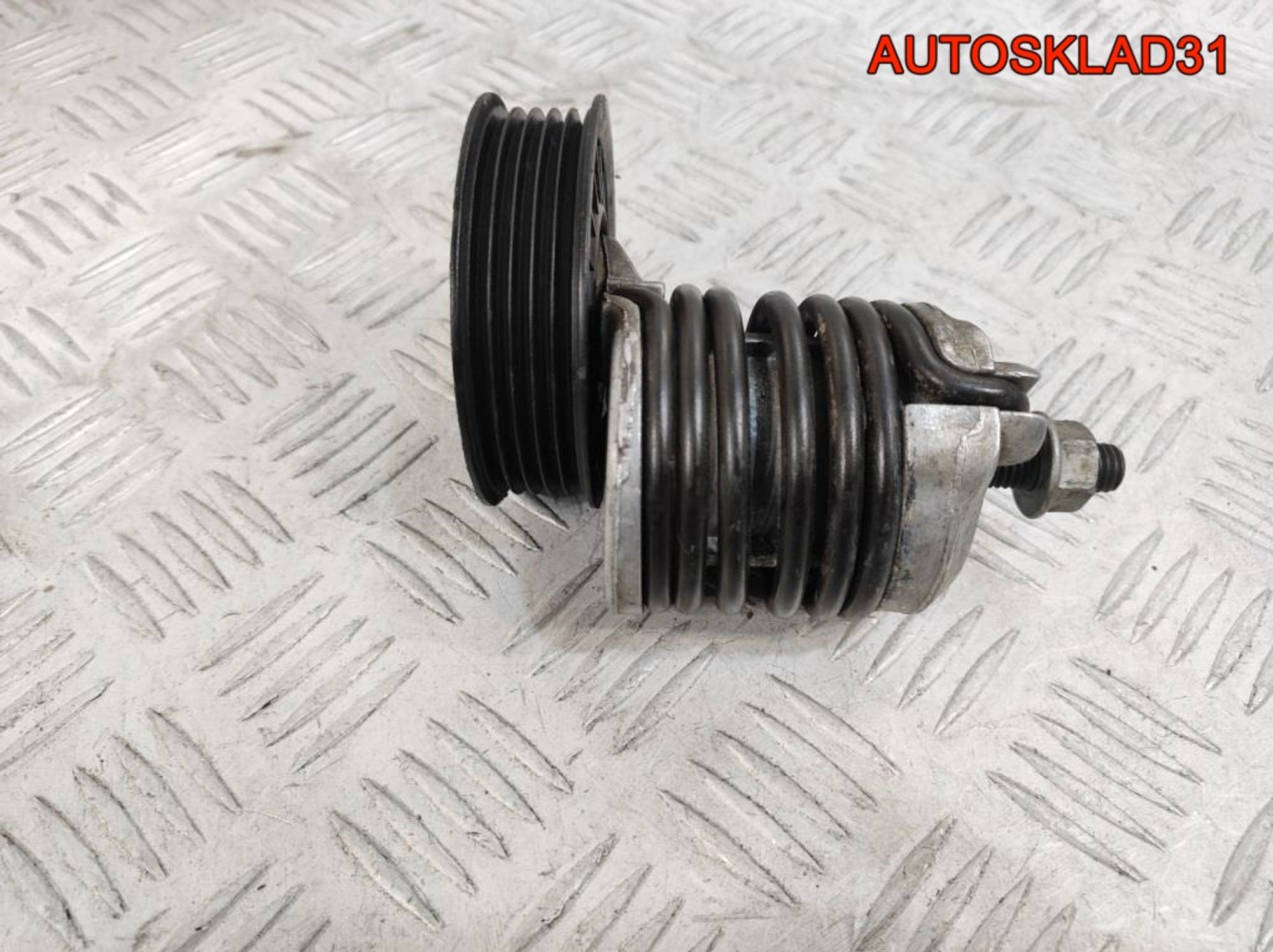 Натяжитель ремня VW Passat B5 1,9 дизель 028903315M, 500 рублей, Дубовое