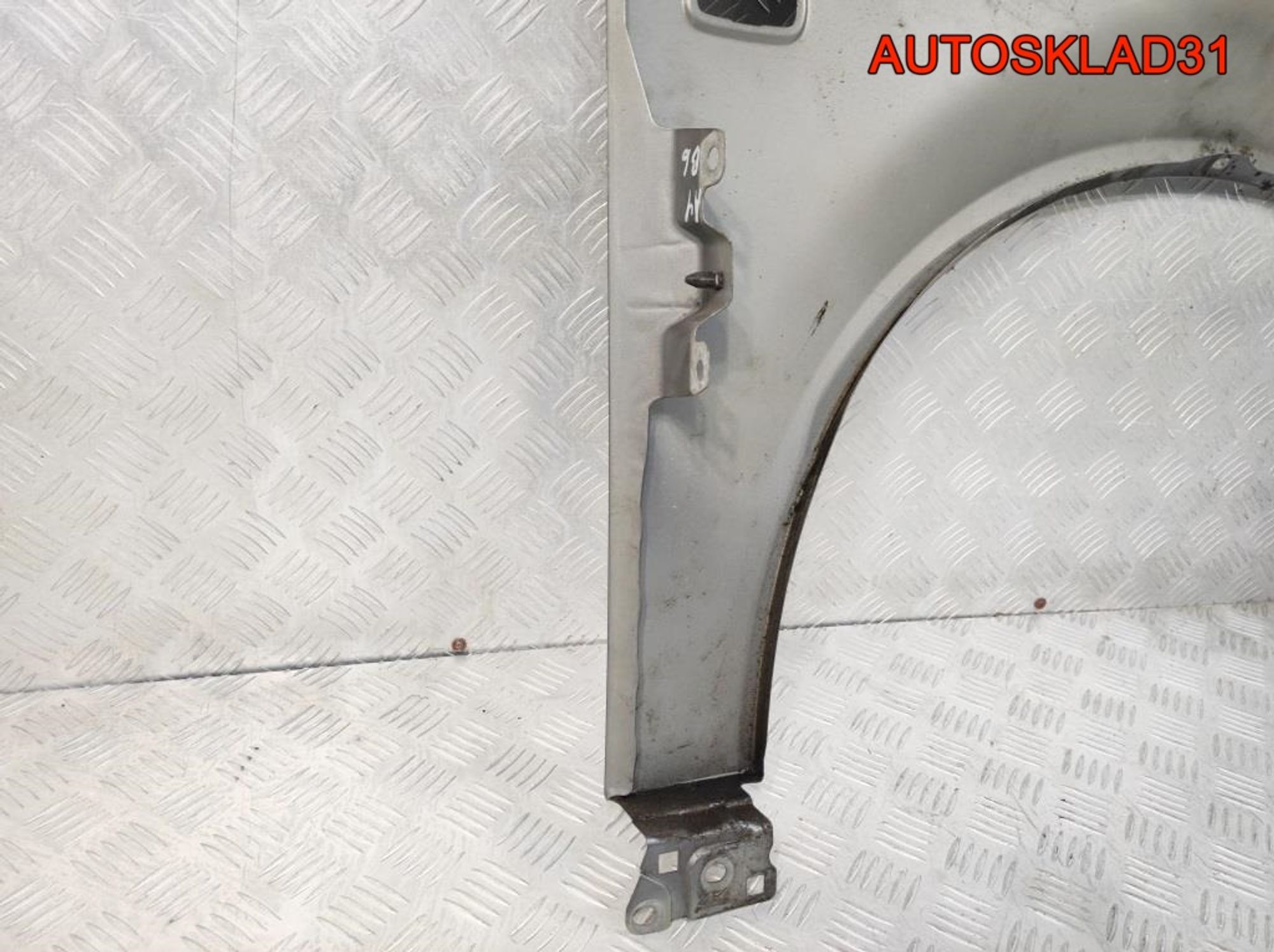 Крыло переднее левое Audi A4 B6 8E0821105B, 9800 рублей, Дубовое