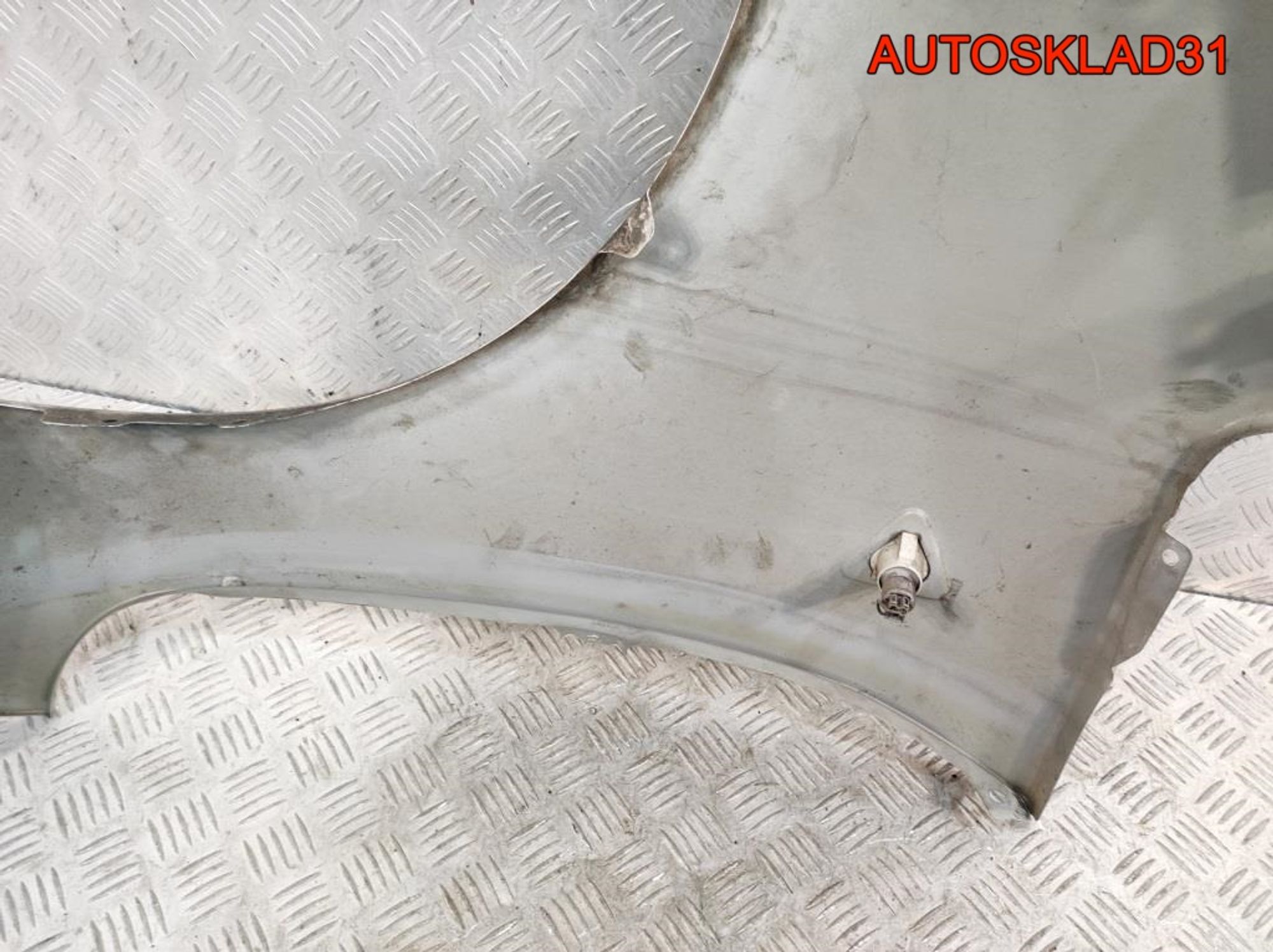 Крыло переднее правое три двери Mitsubishi Colt Z3 MN161904, 4500 рублей, Дубовое