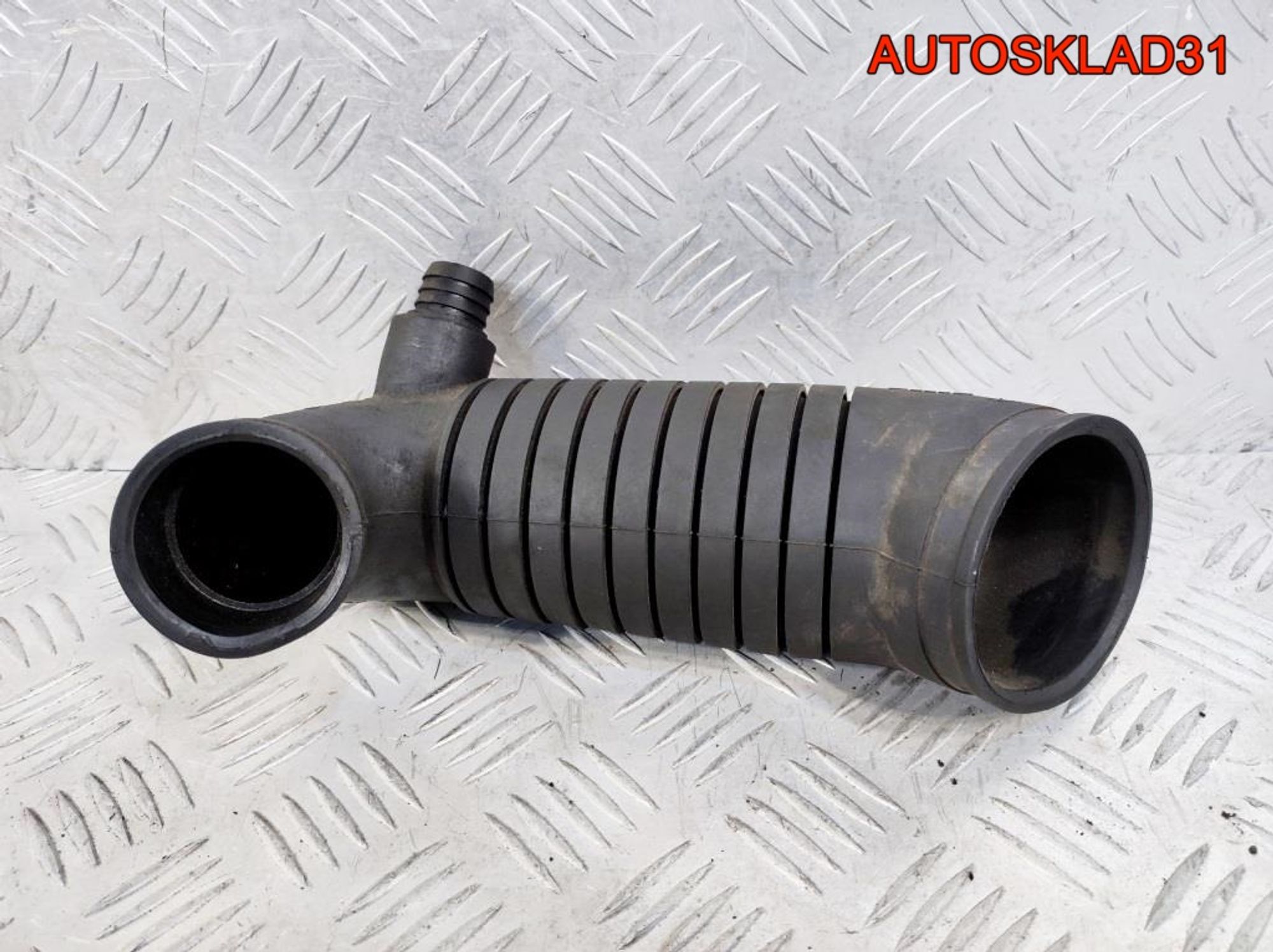 Патрубок турбины VW Passat B5 1,9 AJM 8D0129615C, 2100 рублей, Дубовое
