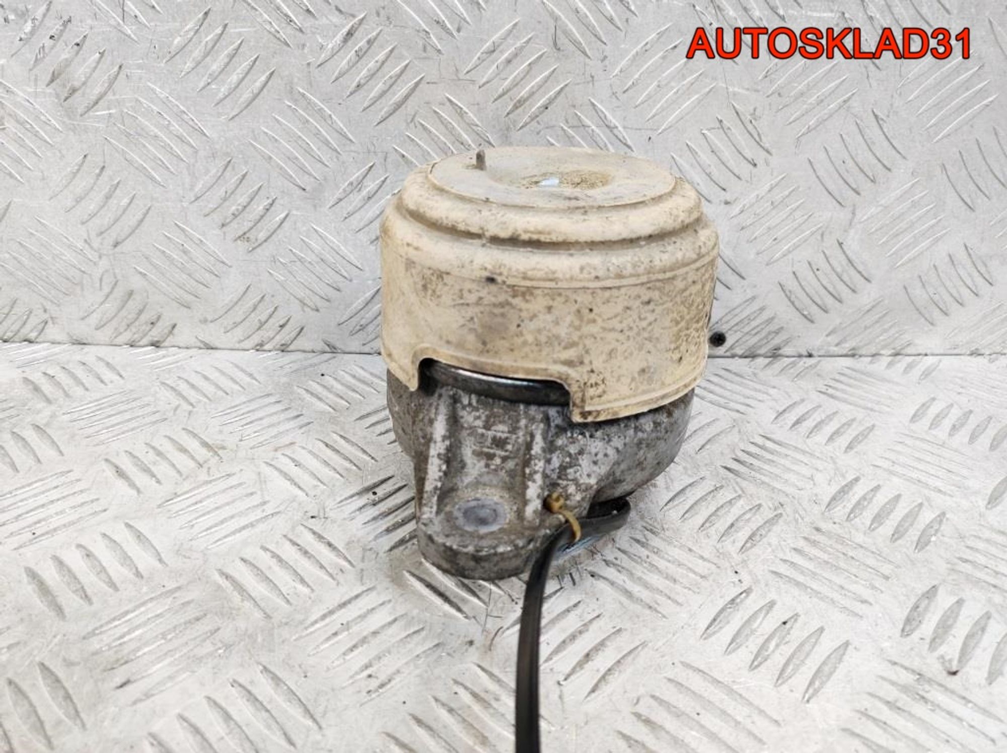 Опора двигателя правая Mercedes X204 A2042401917, 7000 рублей, Дубовое