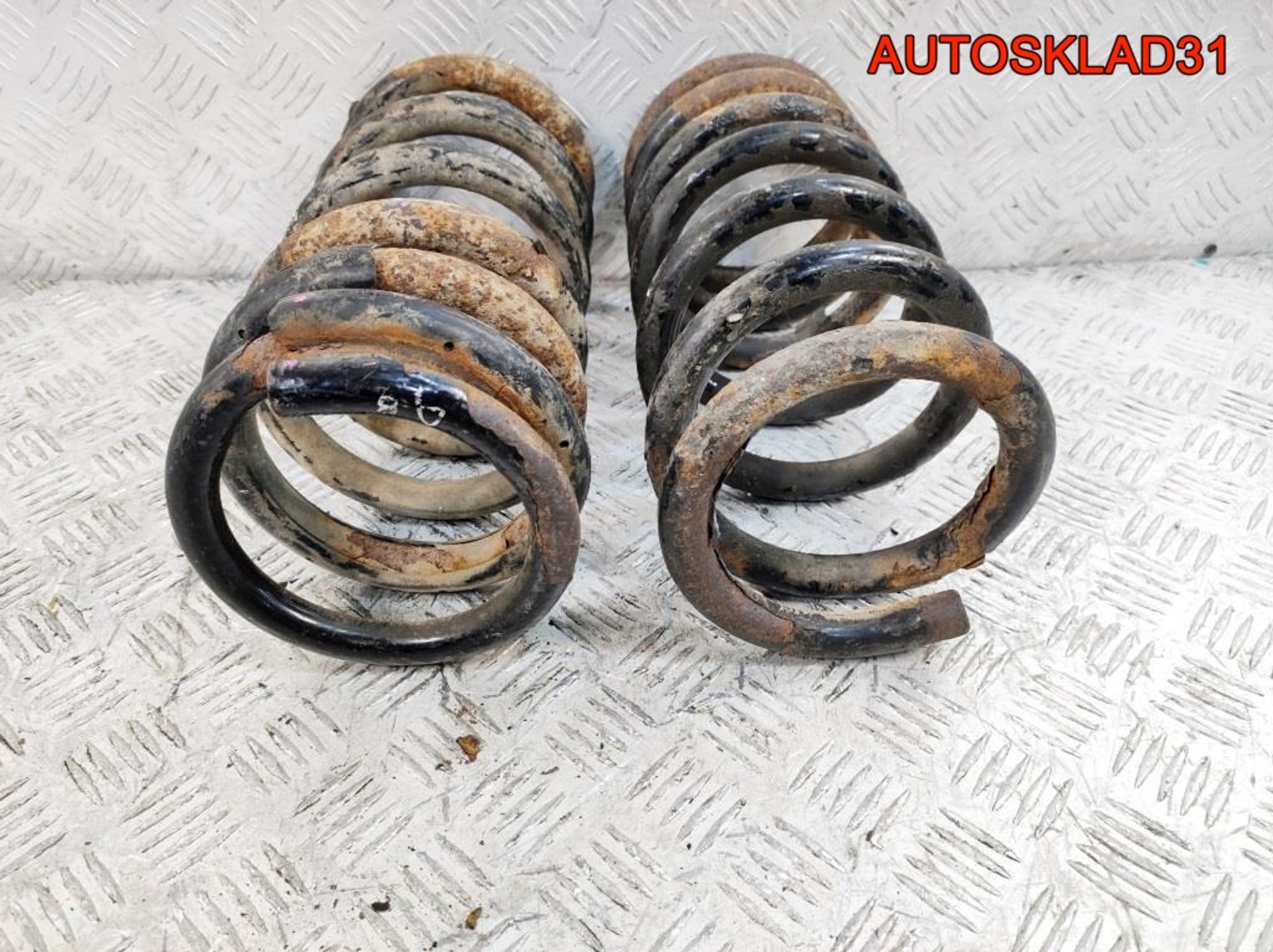 Пружина подвески задняя Mitsubishi Pajero 3 M3X02014, 2000 рублей, Дубовое