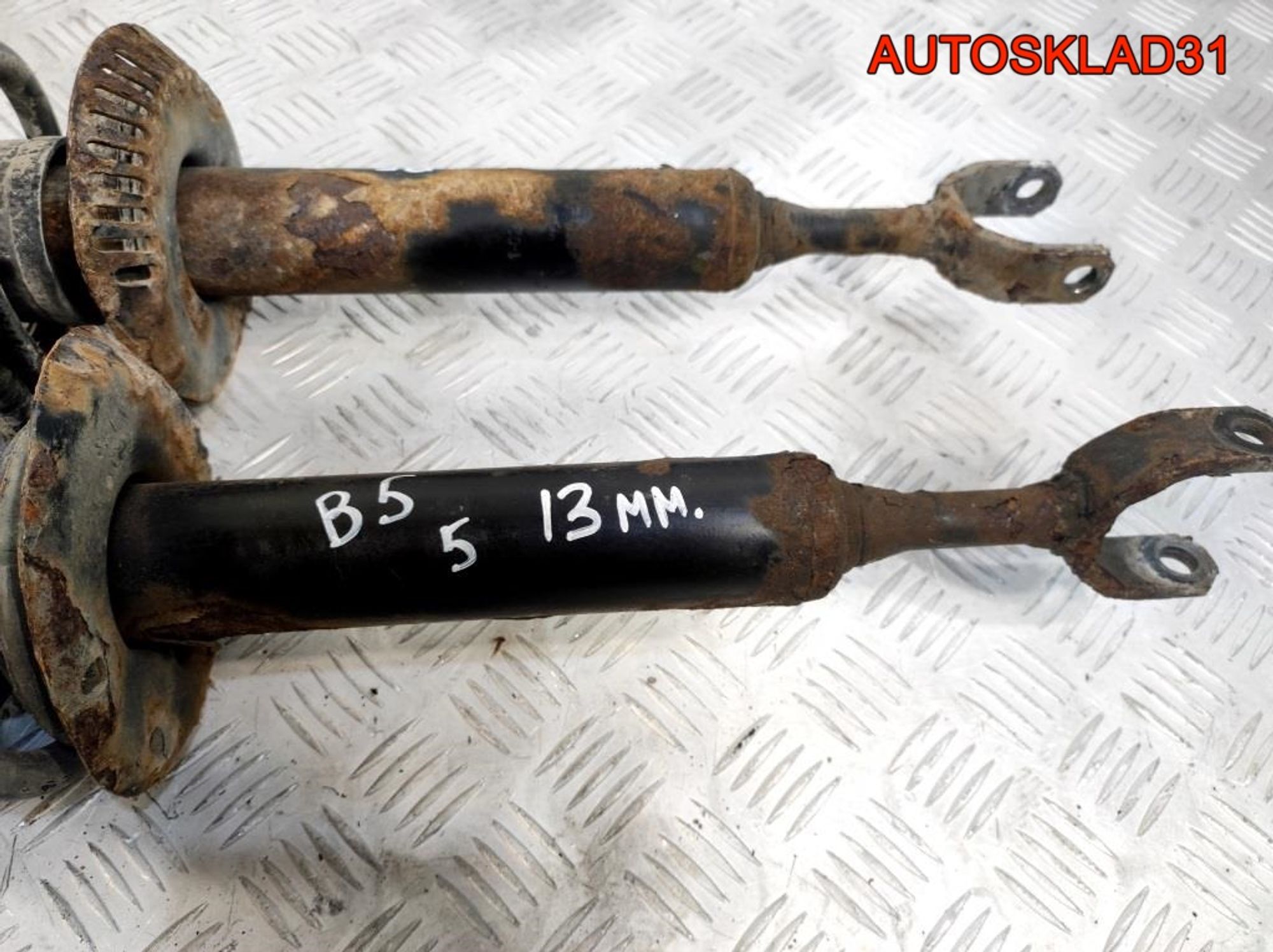 Амортизатор передний комплект Audi A4 B5 3B0413031, 8100 рублей, Дубовое