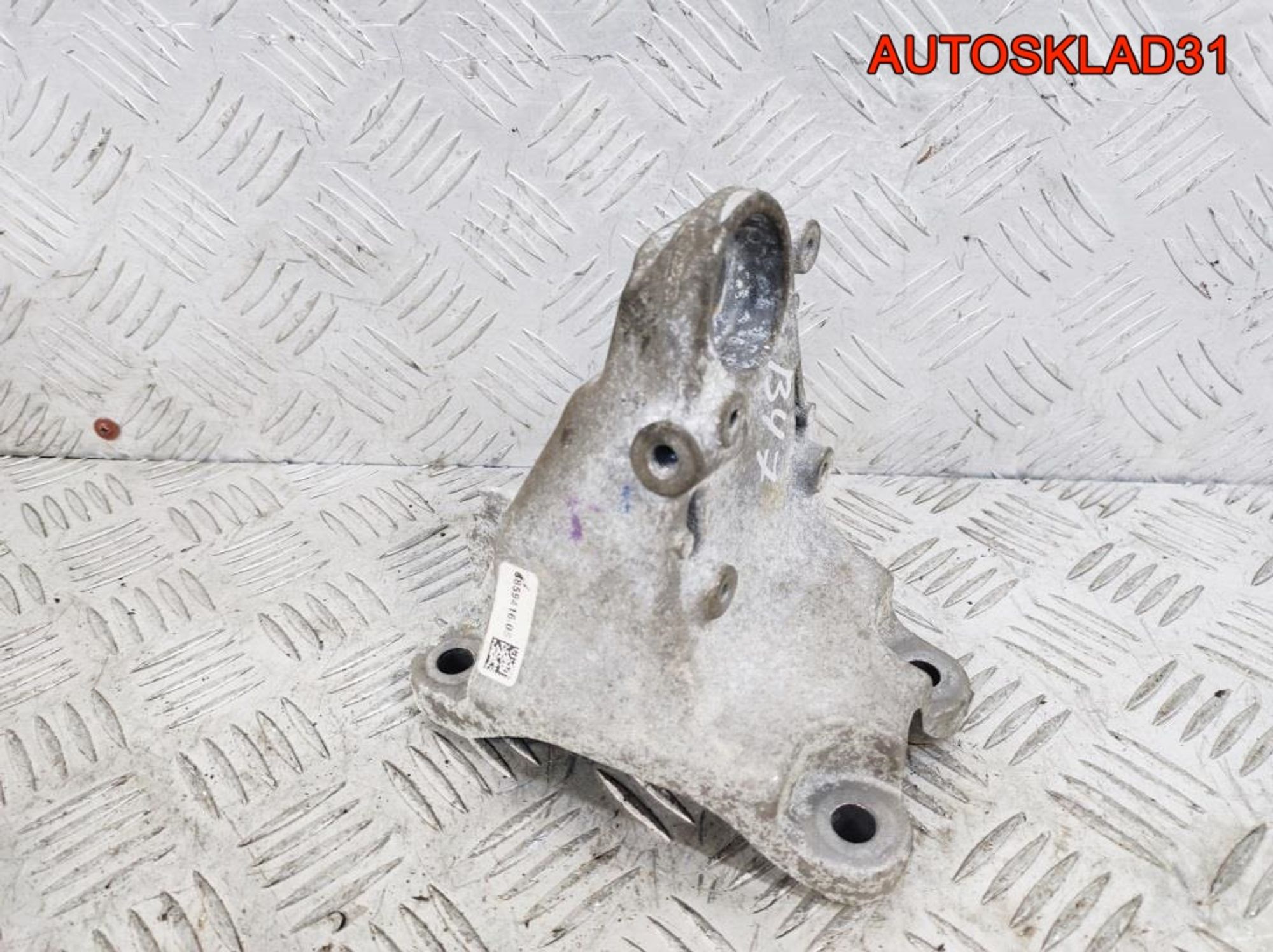 Кронштейн двигателя правый F30 B47D20A 22116859416, 1700 рублей, Дубовое