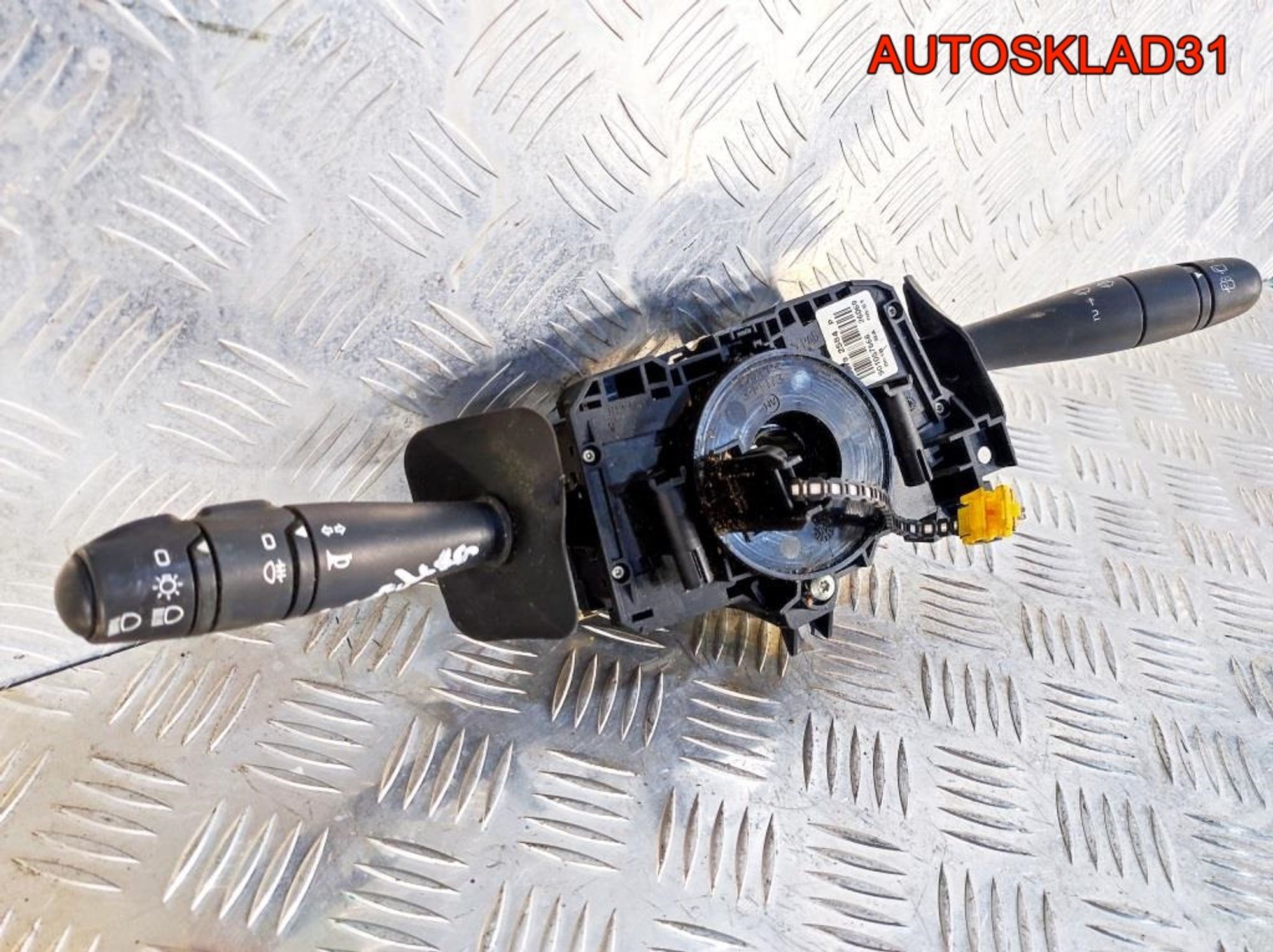 Переключатель подрулевой LADA Largus 8200792584, 3300 рублей, Дубовое