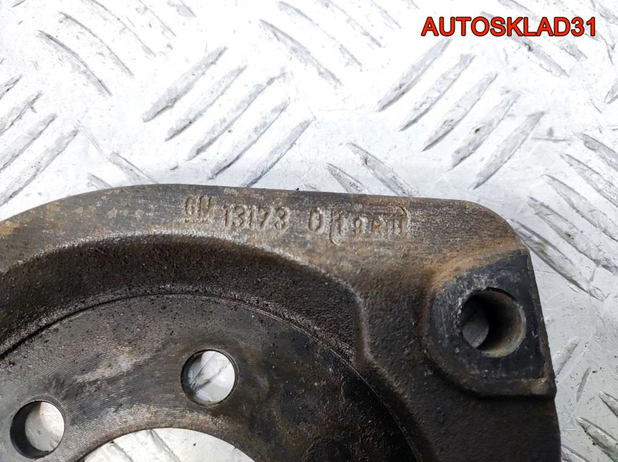 Щит опорный задний правый Opel Astra H 13173019, 500 рублей, Дубовое