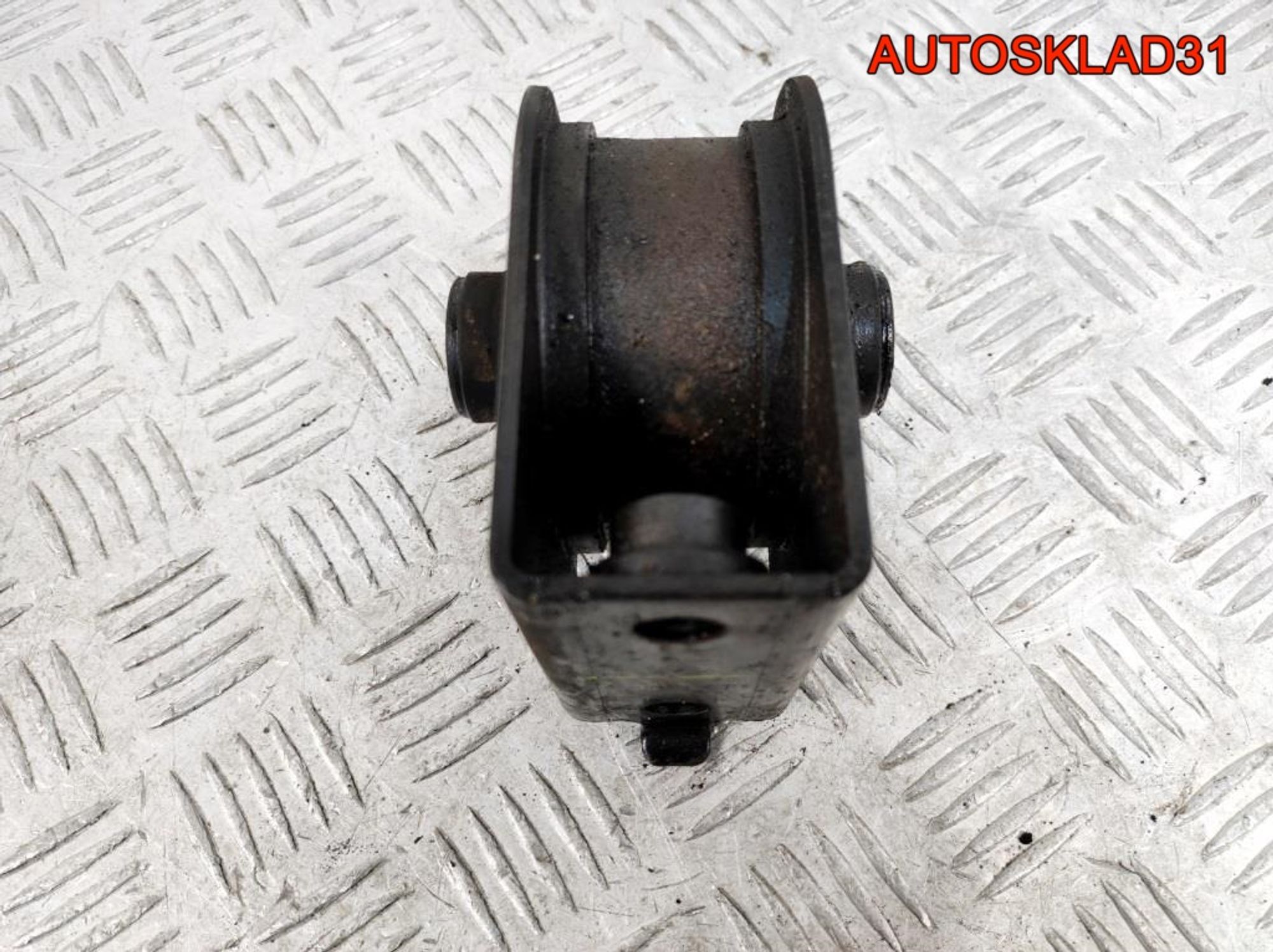 Опора двигателя передняя Ford Maverick 2 3,0 7KB4 5L8Z6Р094АА, 900 рублей, Дубовое