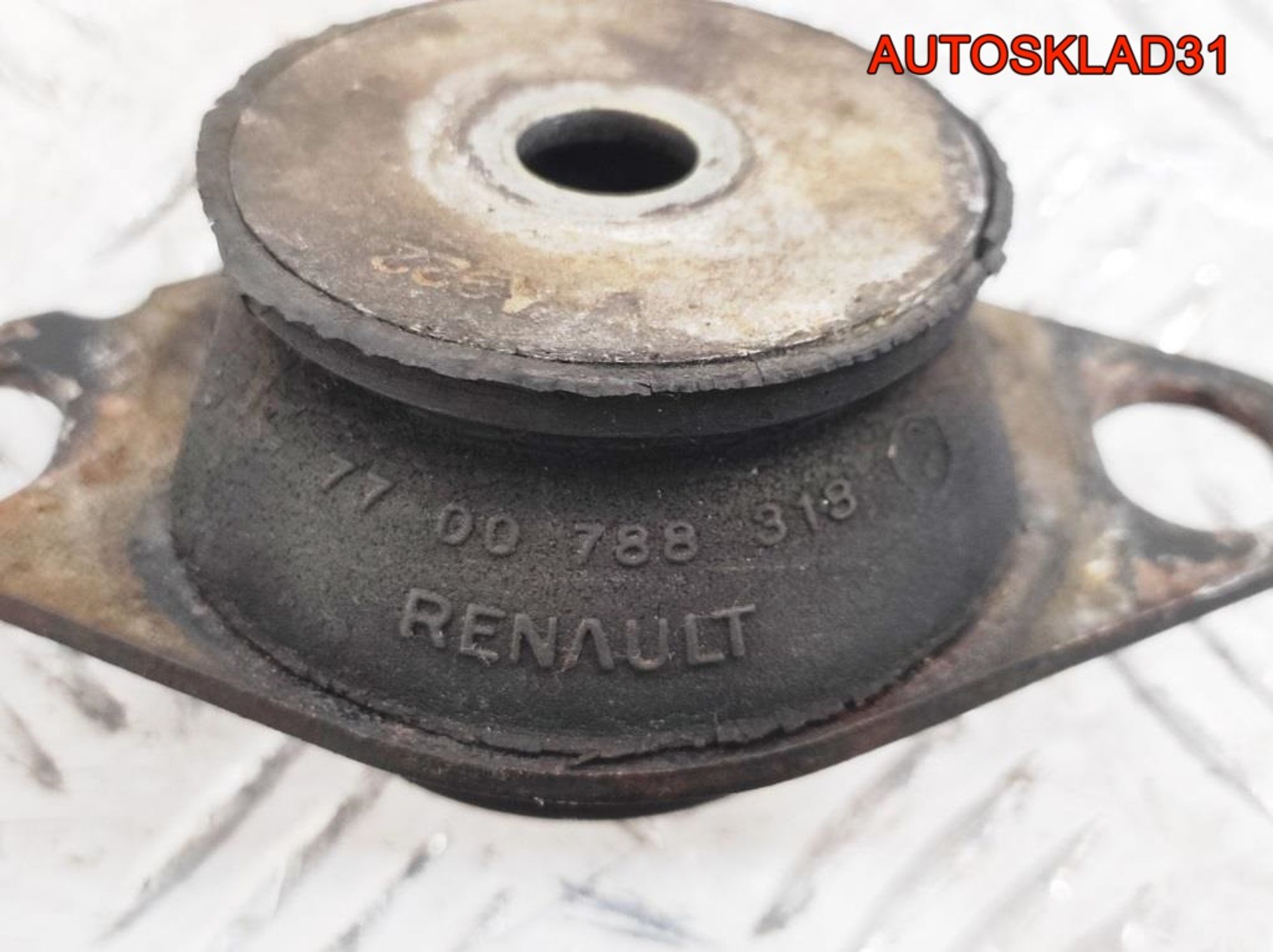 Опора МКПП левая Renault Megane 1 1,6 K4M 7700788318, 1000 рублей, Дубовое