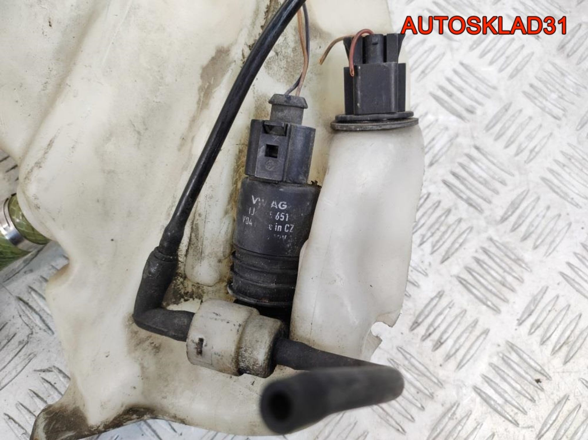 Бачок омывателя Комплект VW Passat B5 3B0955453Q, 4000 рублей, Дубовое