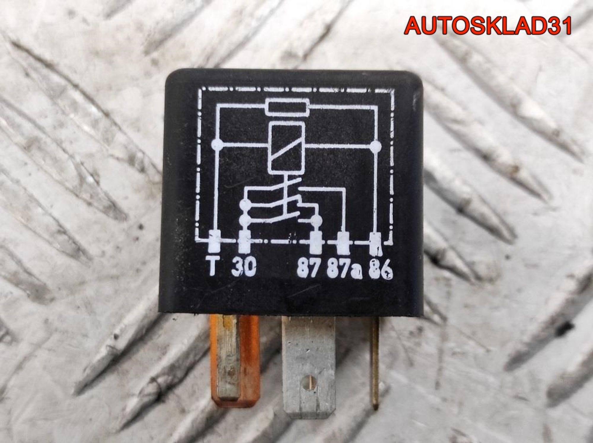 Реле топливного насоса Audi A4 B6 443951253AA, 1000 рублей, Дубовое