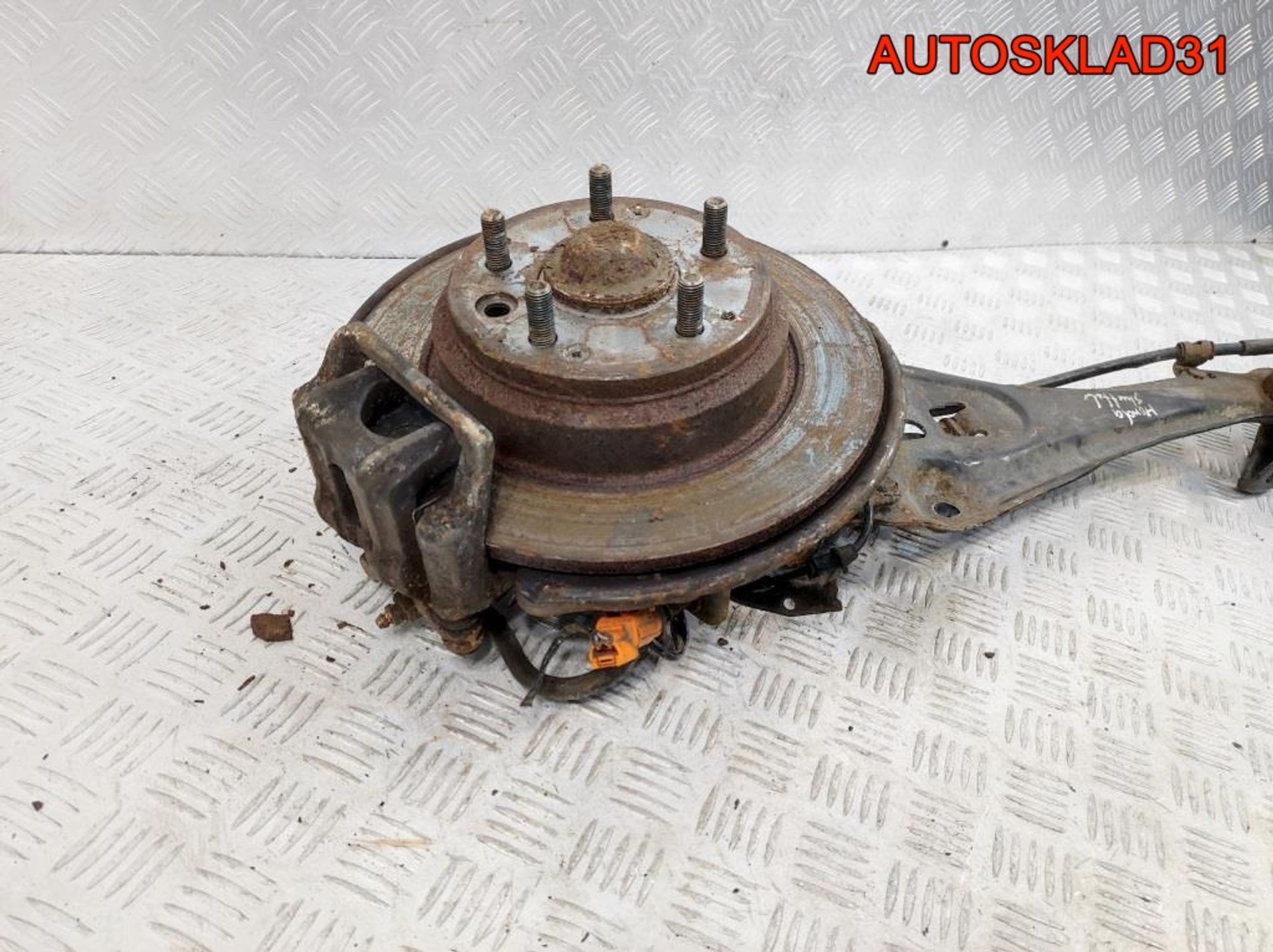 Кулак задний левый в сборе Honda Shuttle 2.3  F23A7, 6000 рублей, Дубовое