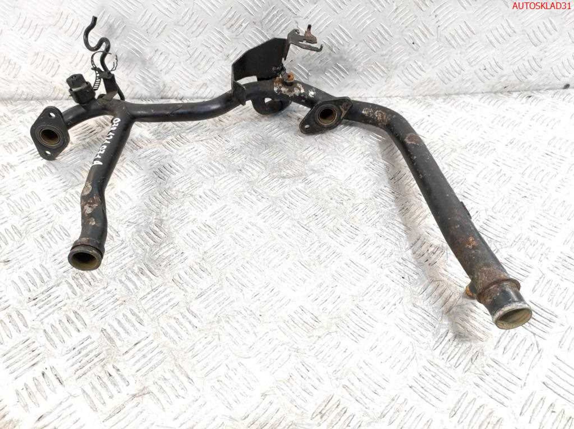 Трубка охлаждающей жидкости Audi A4 B5 078121071AL, 2500 рублей, Дубовое