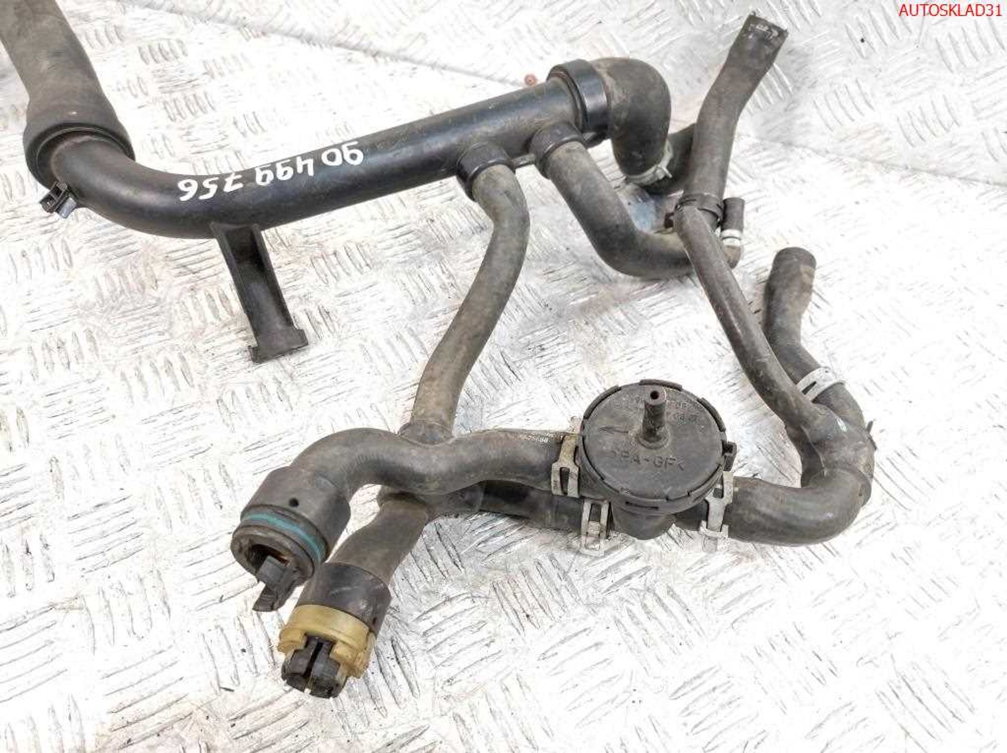 Трубка системы охлаждения Opel Vectra B 1,6 X16XEL 90499756, 4000 рублей, Дубовое