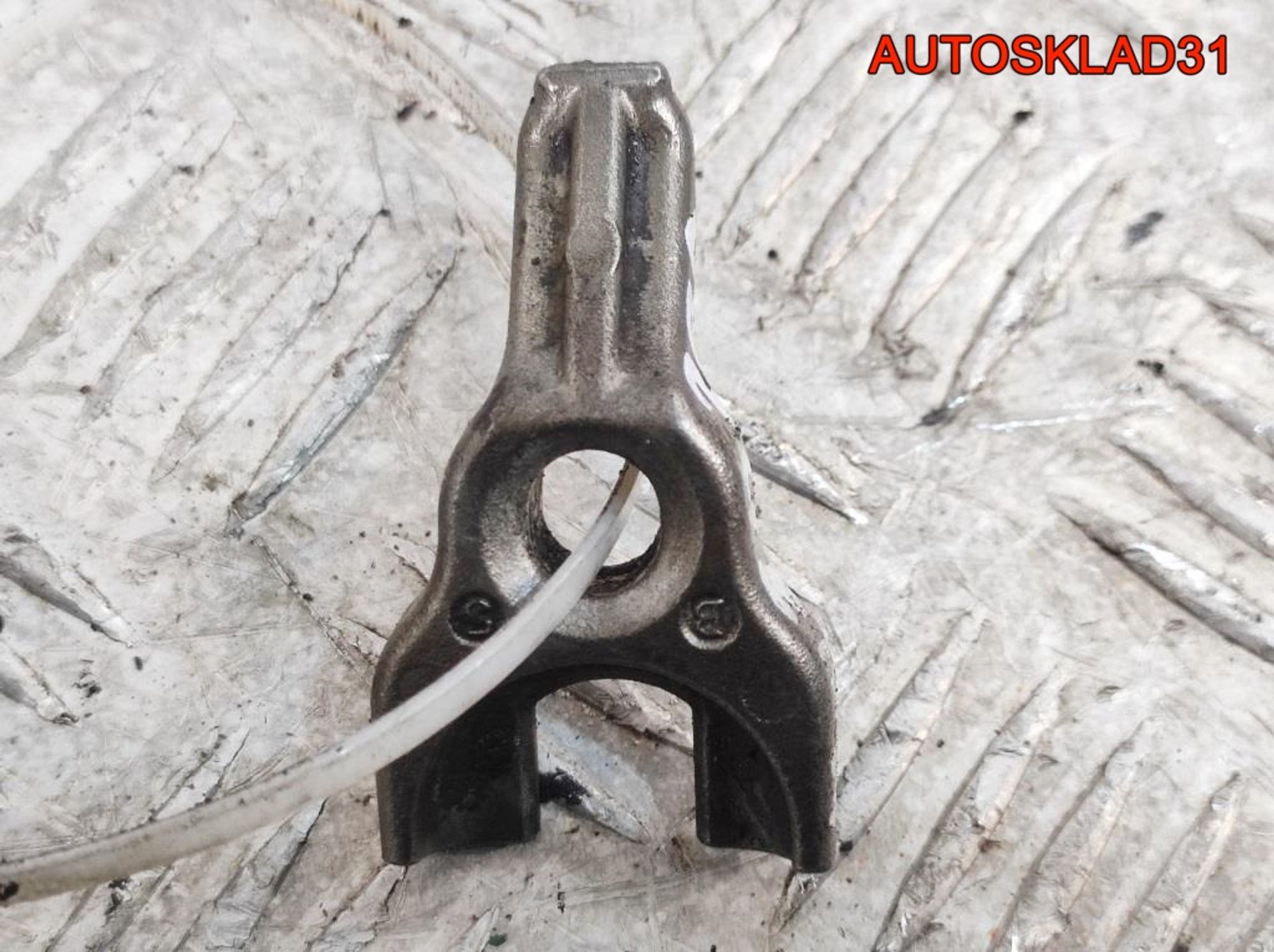 Кронштейн форсунки BMW E90 2.0 N47D20A 13537797881, 600 рублей, Дубовое