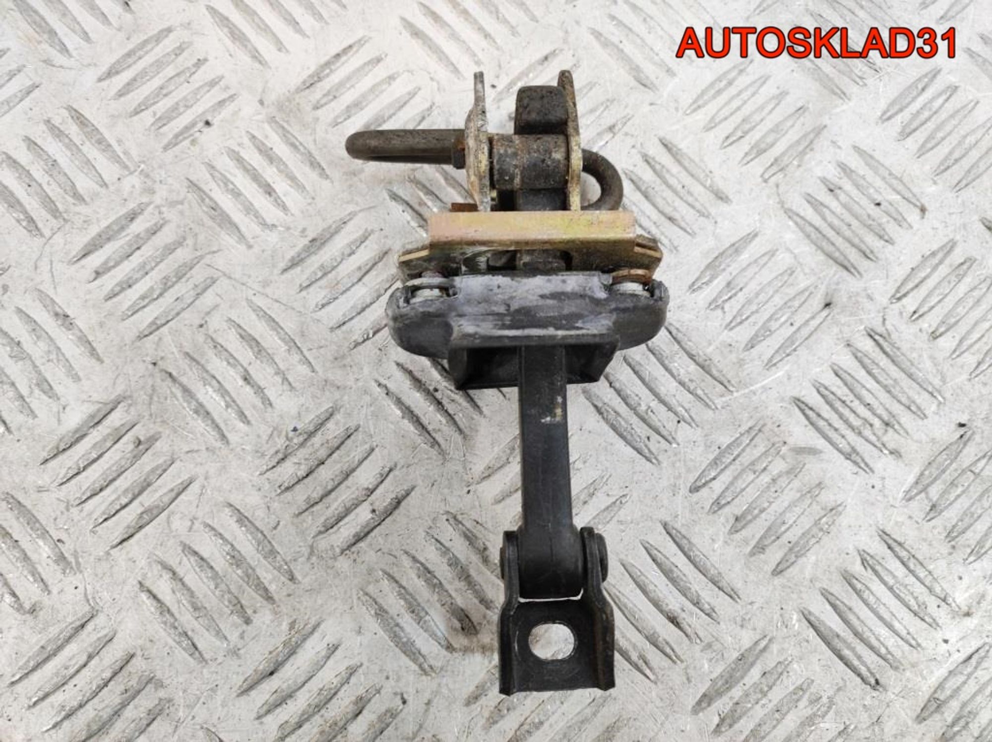 Ограничитель двери передней правой BMW E46 51218160959, 1200 рублей, Дубовое