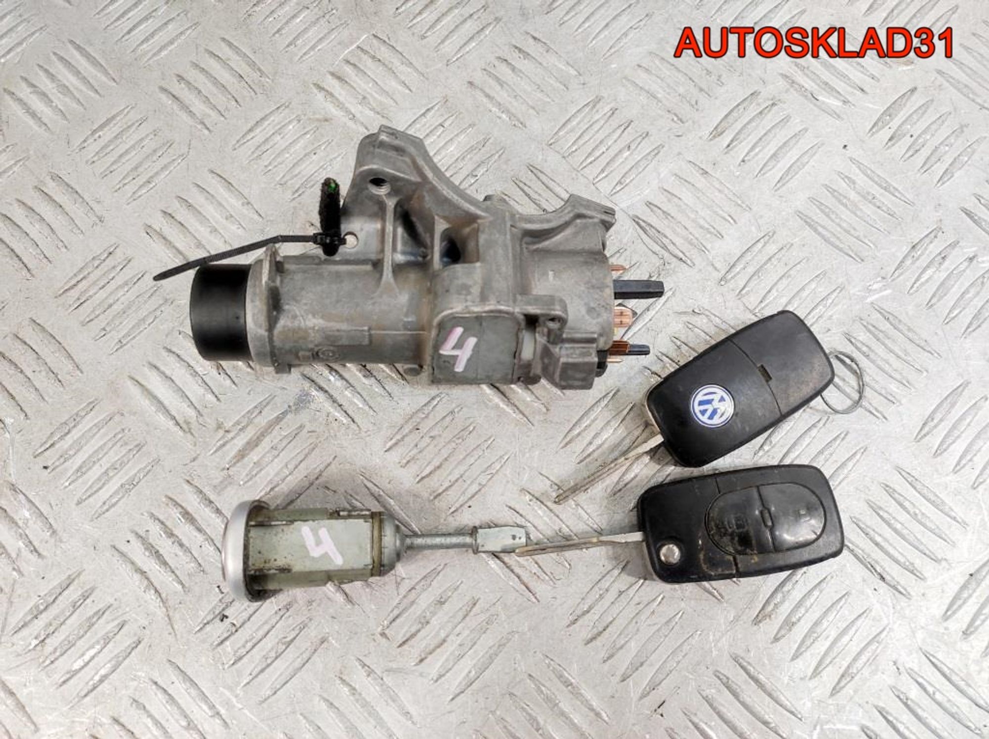 Комплект замок зажигания и личинки с ключом VW Passat B5 4B0905851A, 4500 рублей, Дубовое
