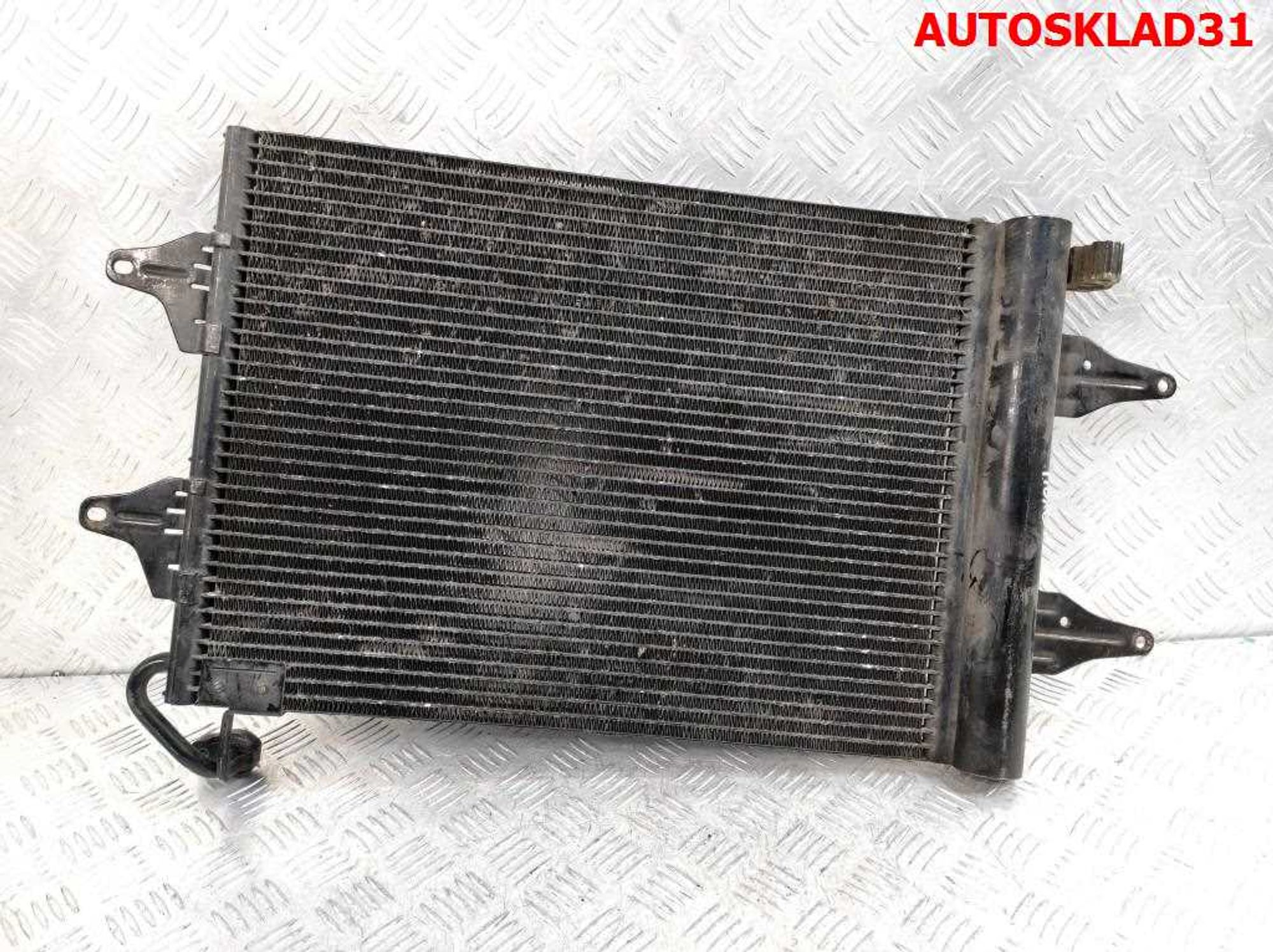 Радиатор кондиционера Volkswagen Polo 4 6Q0820411H, 1000 рублей, Дубовое