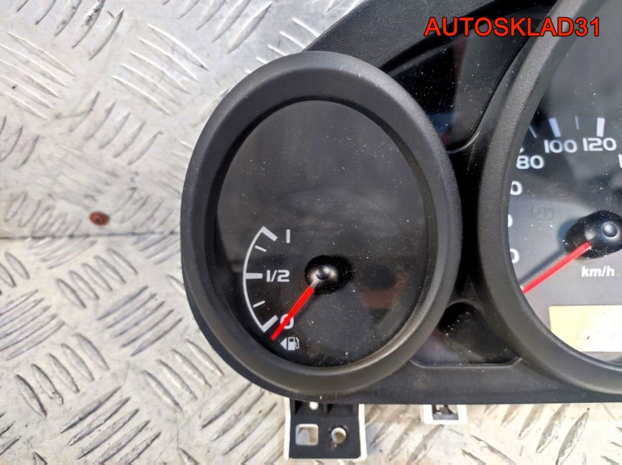 Панель приборов Mitsubishi Colt MR951770 Бензин, 2100 рублей, Дубовое