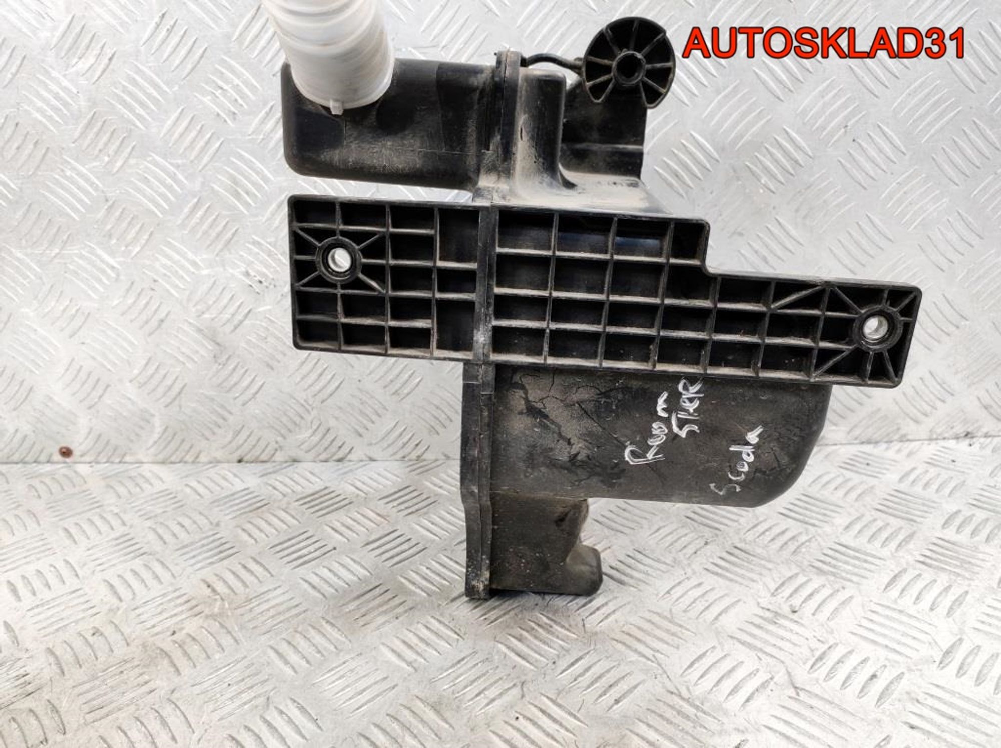 Бачок омывателя Skoda Fabia 6R0955453D, 3200 рублей, Дубовое