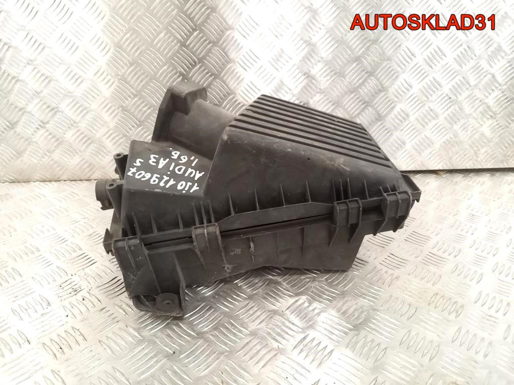 Корпус воздушного фильтра Audi A3 1J0129607S, 1800 рублей, Дубовое