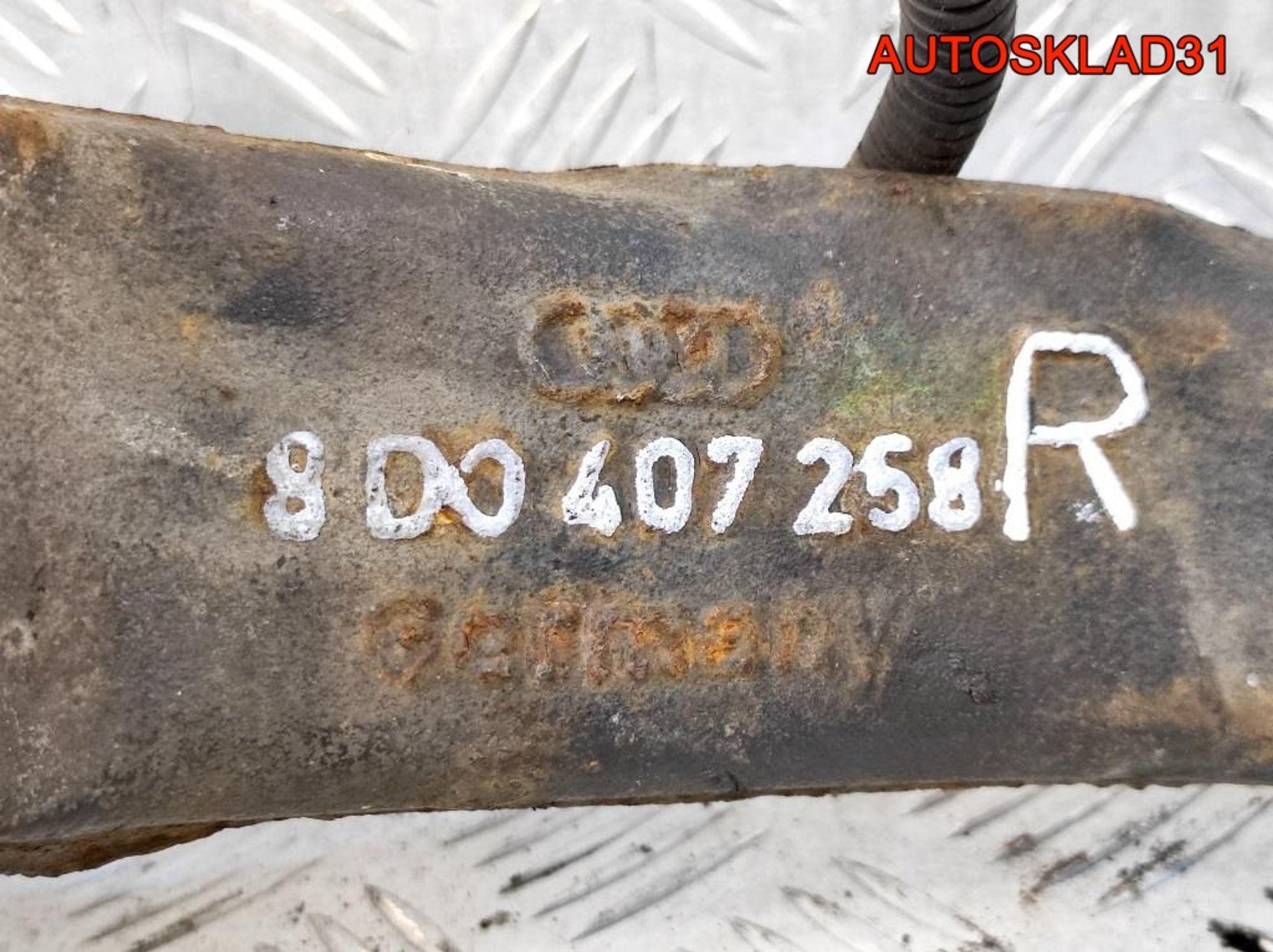 Кулак передний правый VW Passat B5 8D0407258R, 1200 рублей, Дубовое