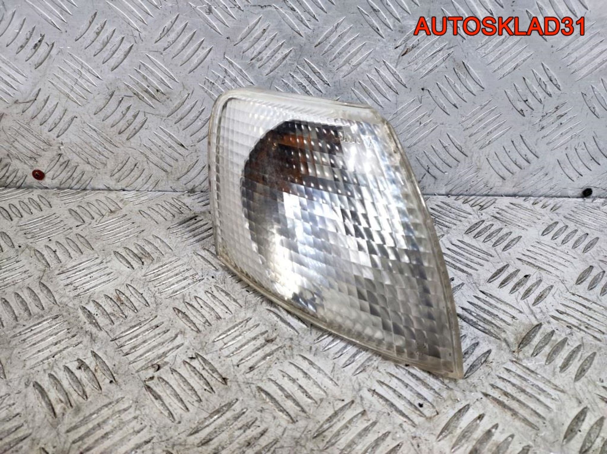 Указатель поворота правый VW Passat B5 3B0953050C, 900 рублей, Дубовое