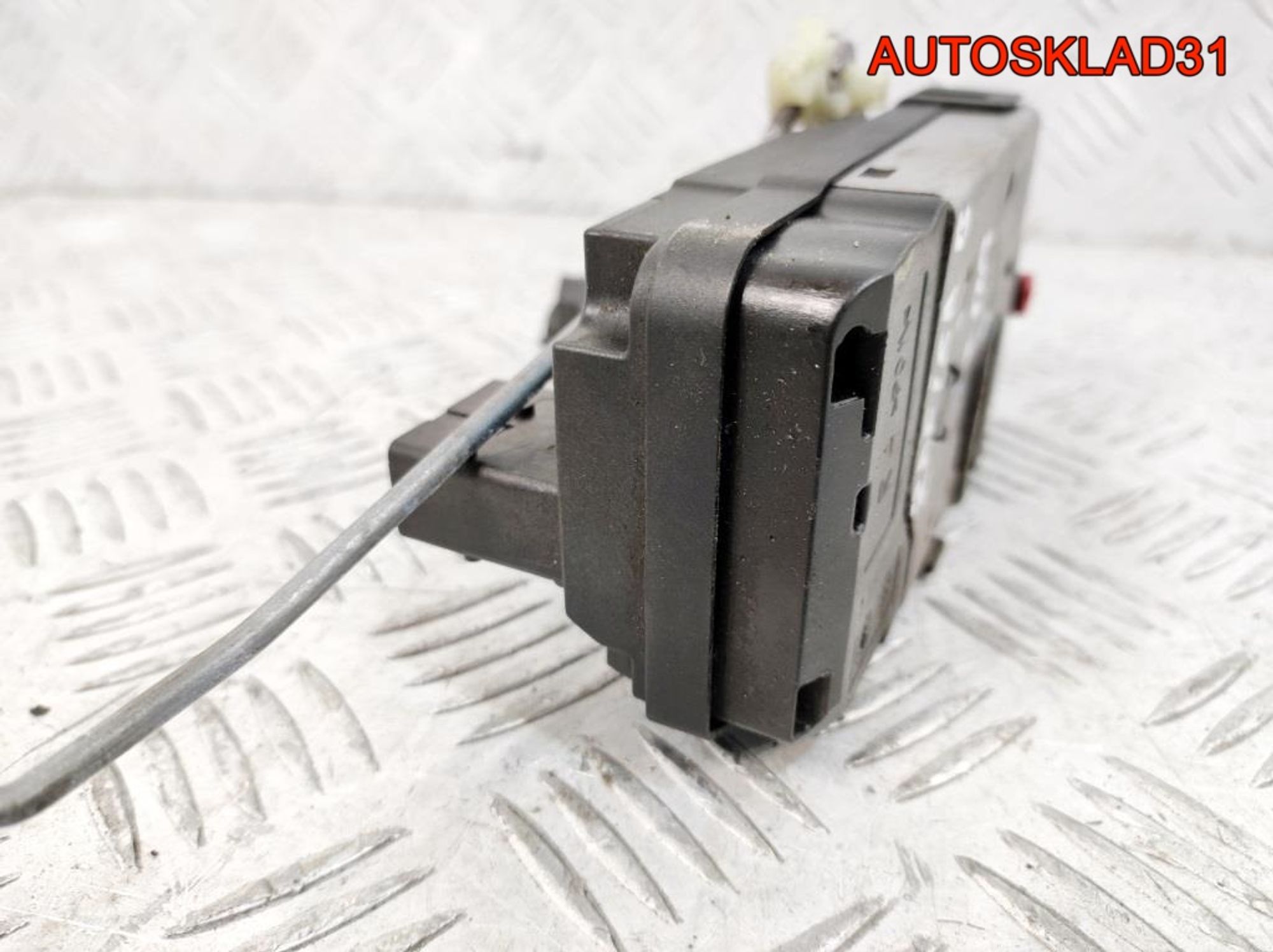 https://ycs.partsauto.market/partsauto-images/thmbs/userImages/edda01b21c13eaa6671738306aa09410/part/b279843f-d8b3-43e9-a0e3-c390d3491c95_1781614932986.jpg