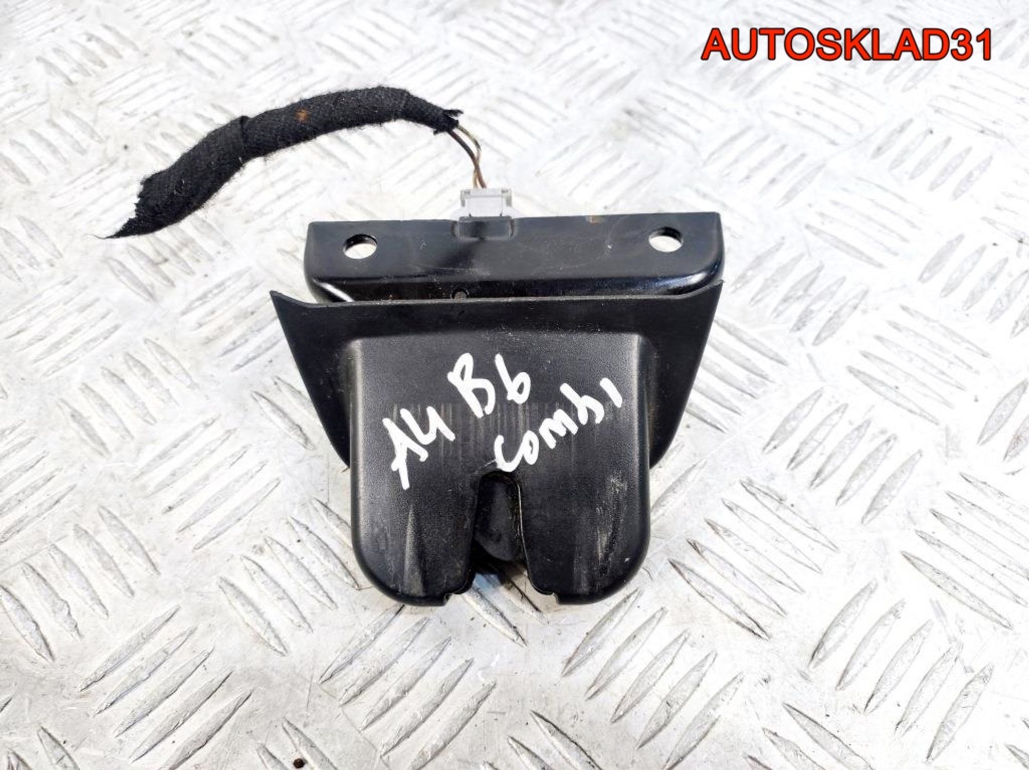 Замок багажника Audi A4 B6 4B9827505N Универсал, 1300 рублей, Дубовое