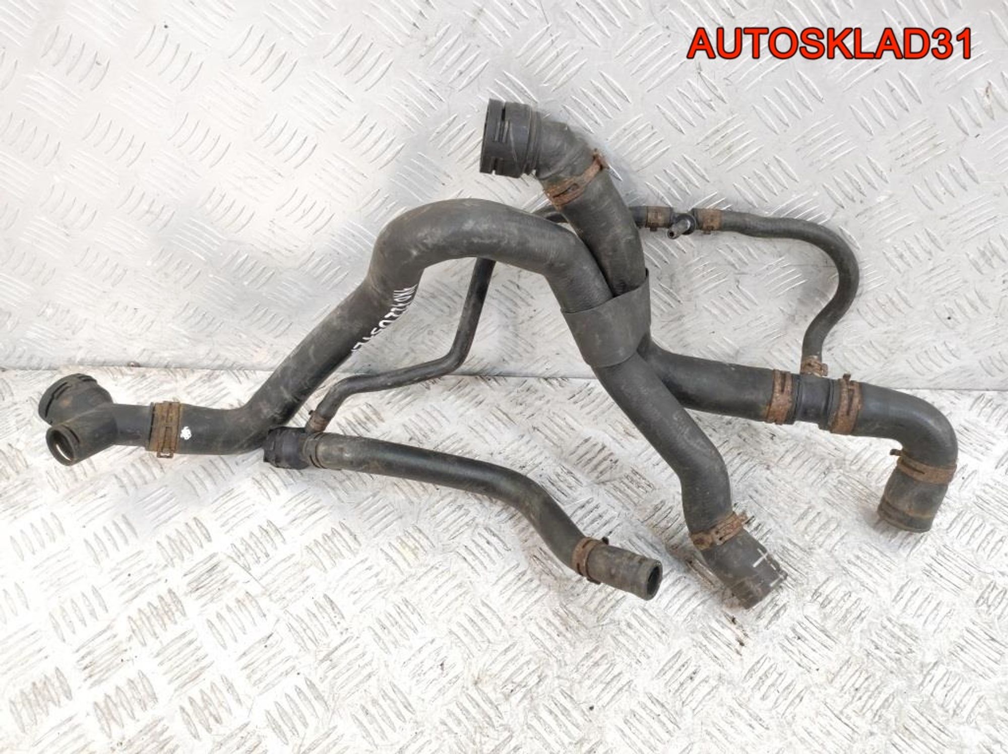 Патрубок радиатора VW Golf 5 1,4 Бензин 1K0122051EP, 2000 рублей, Дубовое