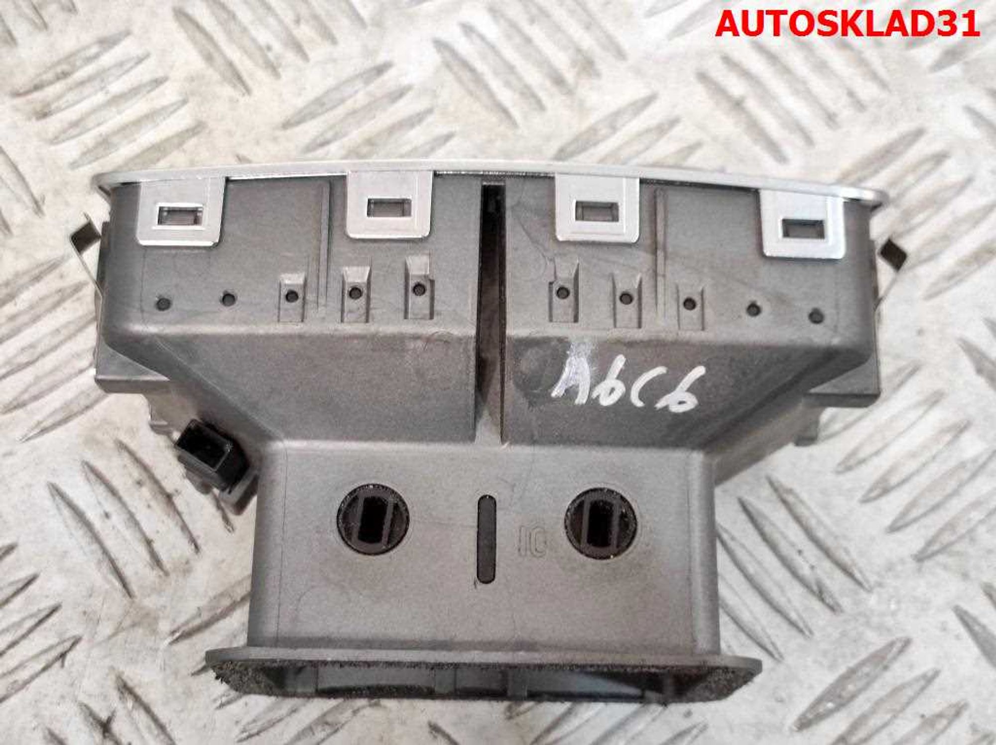Дефлектор воздушный в заднею консоль Audi A6 C6 4F0819203, 2000 рублей, Дубовое