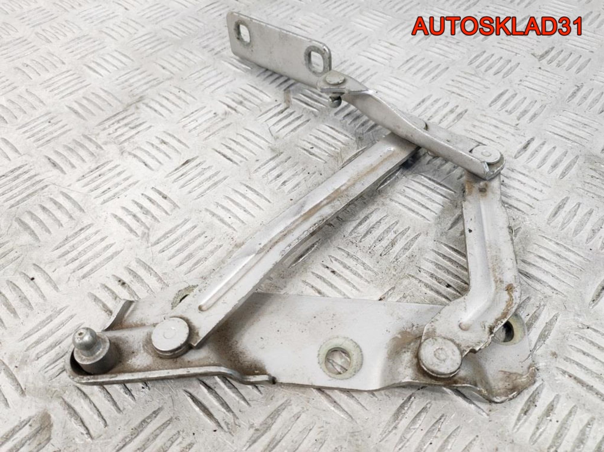 Петля капота правая Opel Vectra B 90508956, 900 рублей, Дубовое